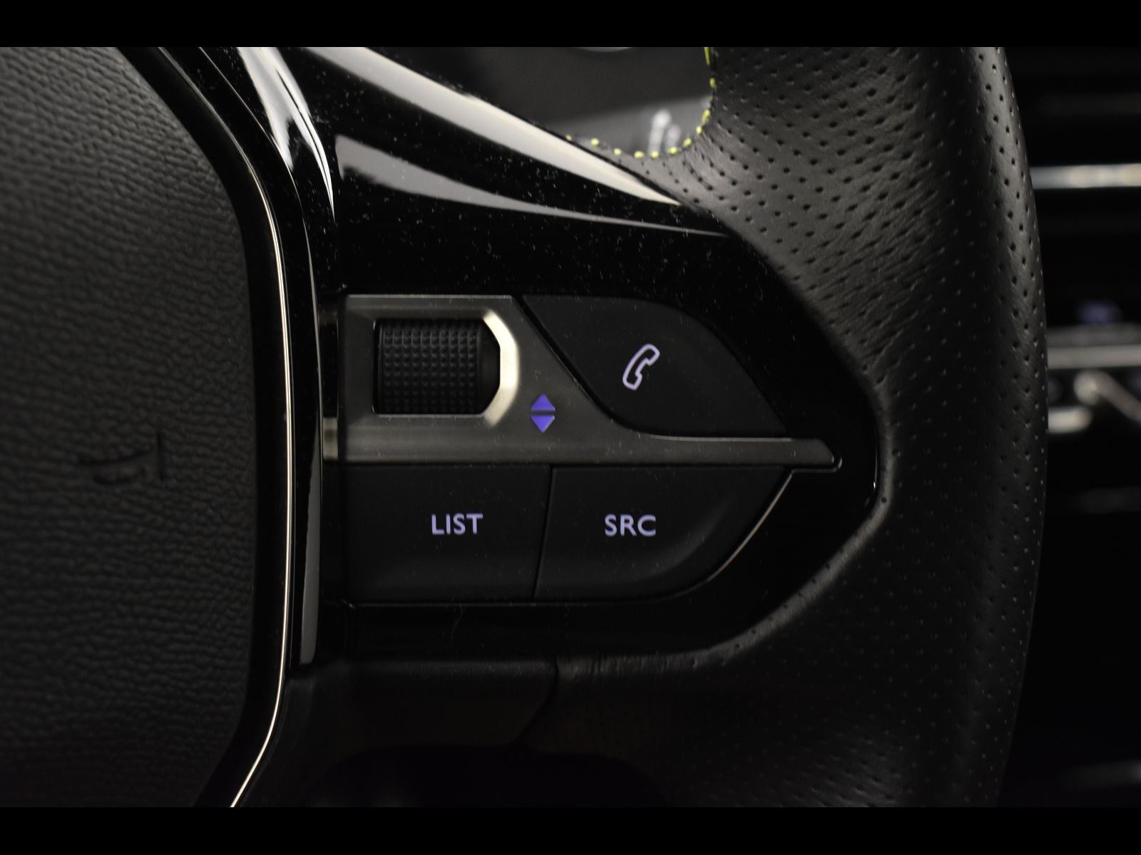 21 - Peugeot 2008 1.2 puretech 130cv gt line s&s