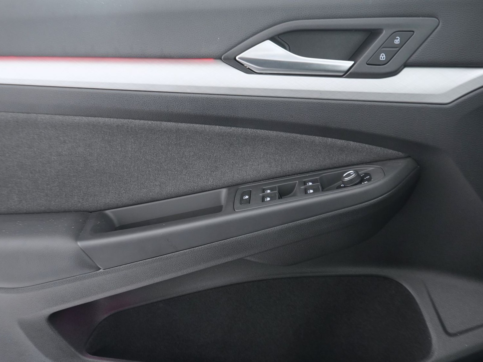 17 - Volkswagen Golf 2.0 tdi scr 115cv life