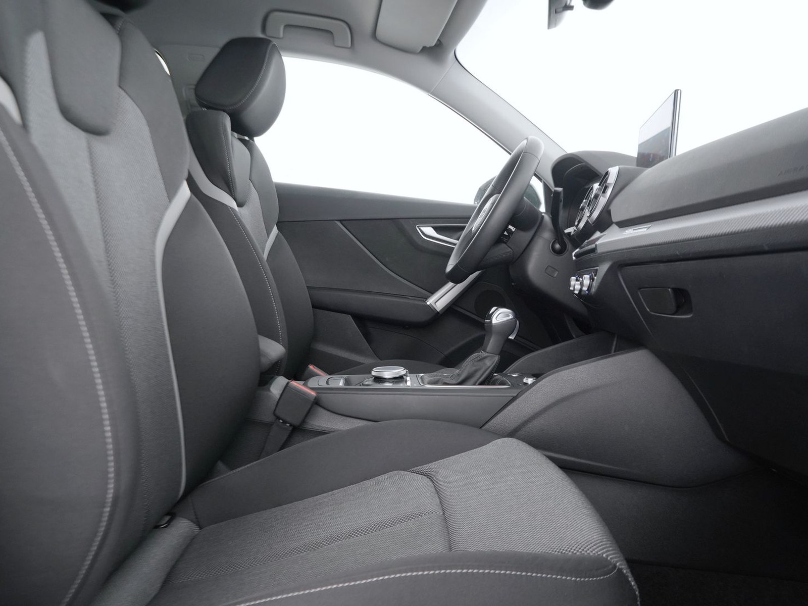 16 - Audi Q2 35 1.5 tfsi s line edition s tronic