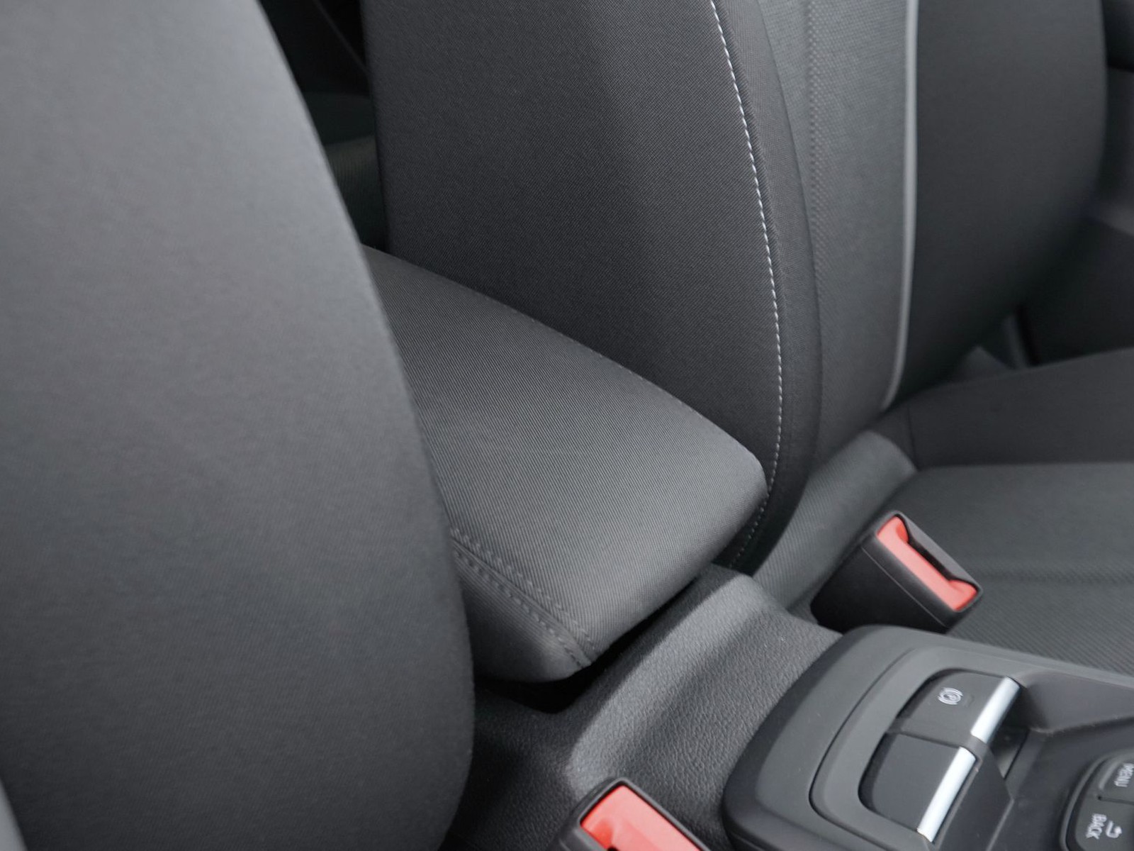 17 - Audi Q2 35 1.5 tfsi s line edition s tronic