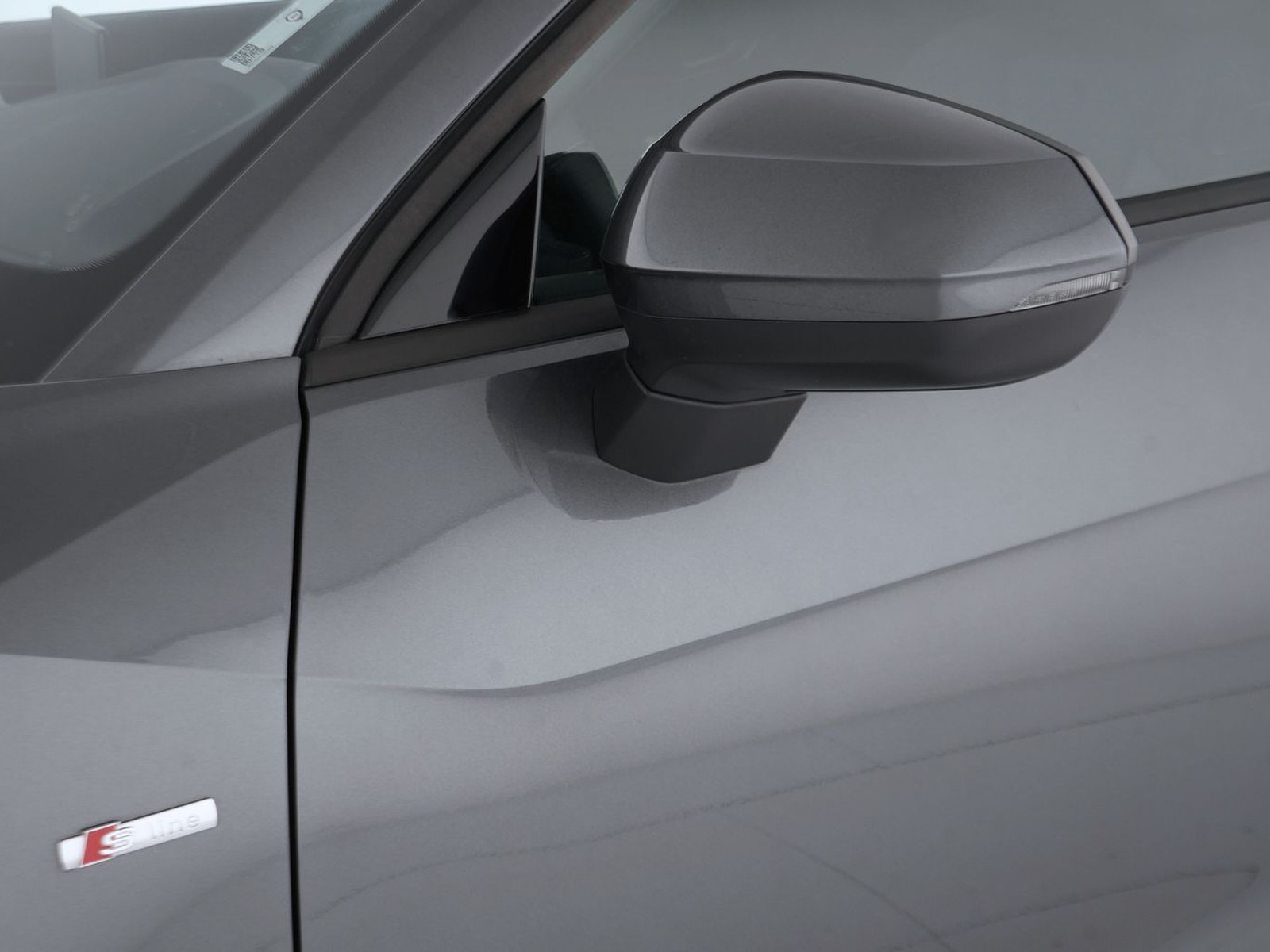 33 - Audi Q2 35 1.5 tfsi s line edition s tronic