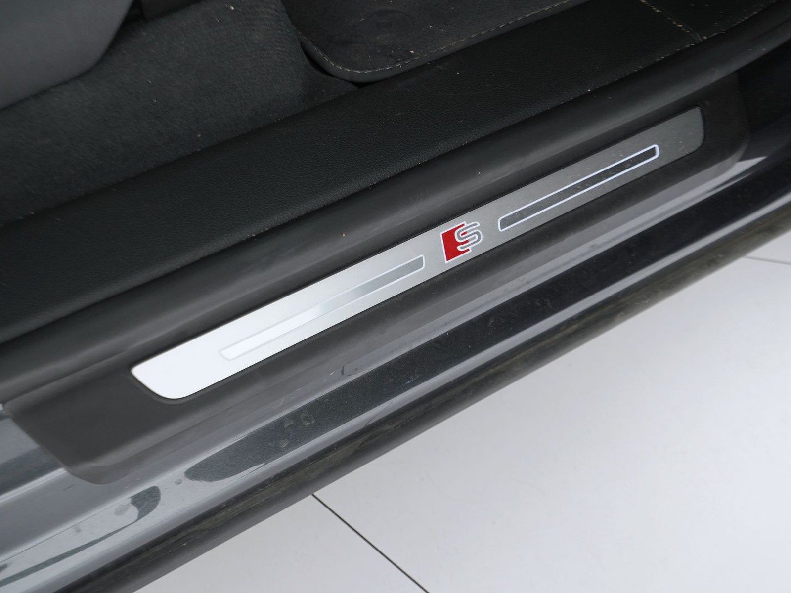 18 - Audi Q8 3.0 v6 tdi mhev 286cv s line edition quattro