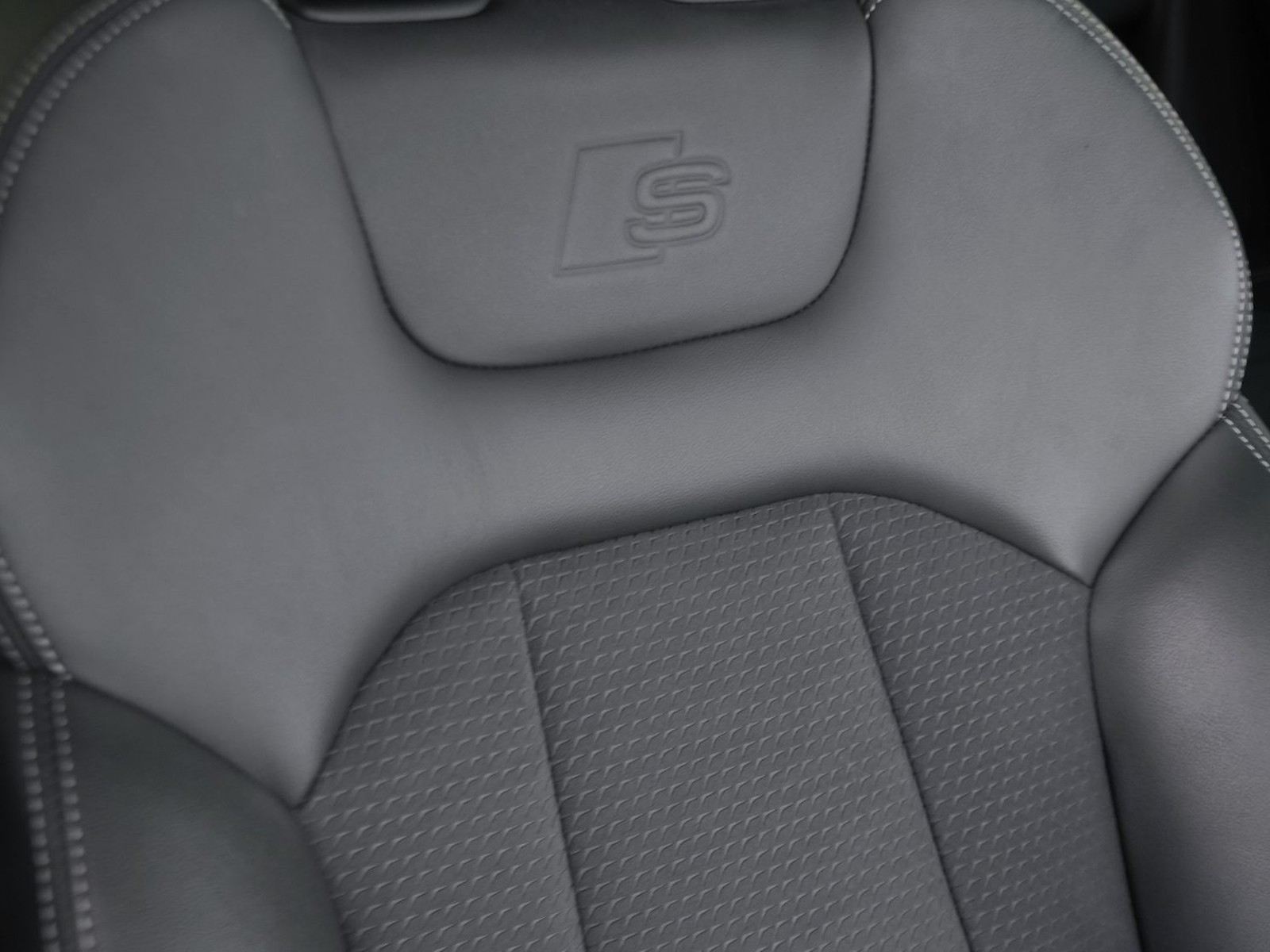 22 - Audi Q8 3.0 v6 tdi mhev 286cv s line edition quattro