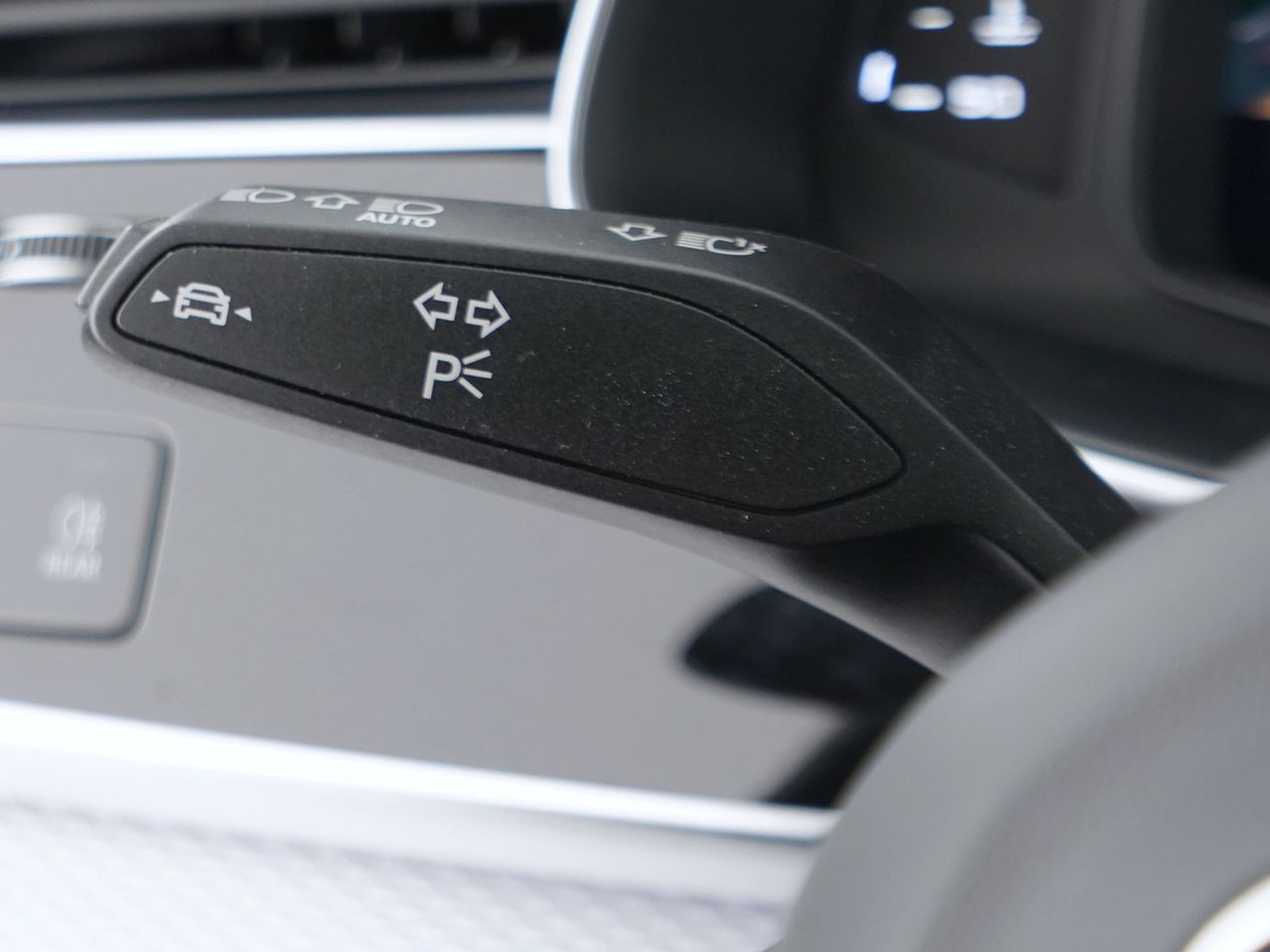 29 - Audi Q8 3.0 v6 tdi mhev 286cv s line edition quattro