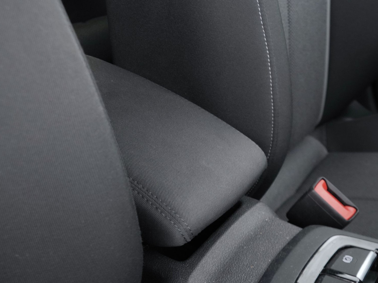 17 - Audi Q2 35 1.5 tfsi s line edition s tronic