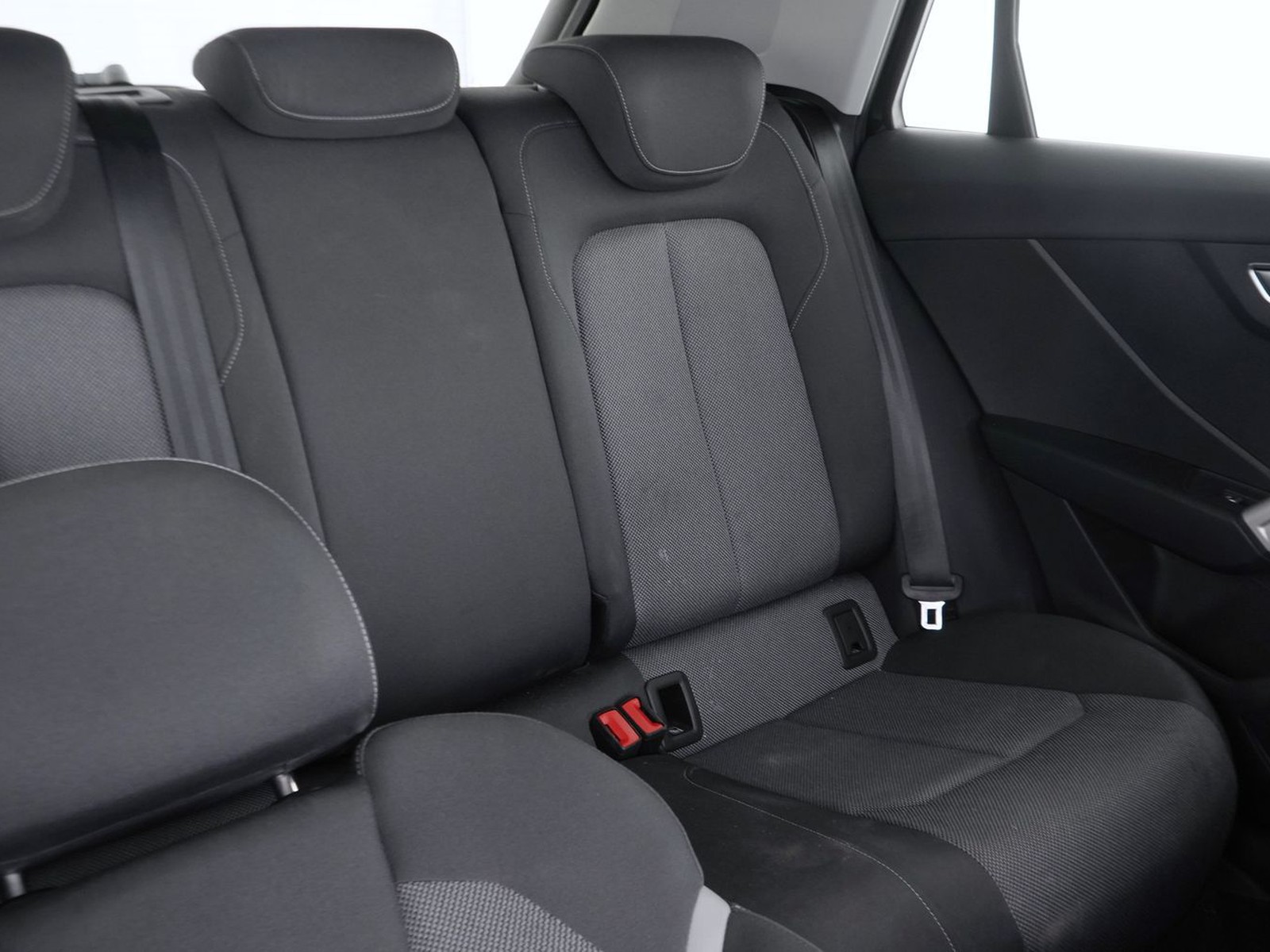 21 - Audi Q2 35 1.5 tfsi s line edition s tronic