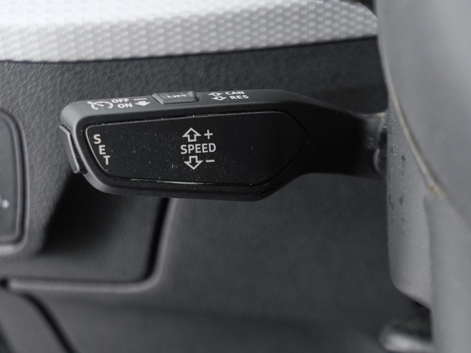 24 - Audi Q2 35 1.5 tfsi s line edition s tronic