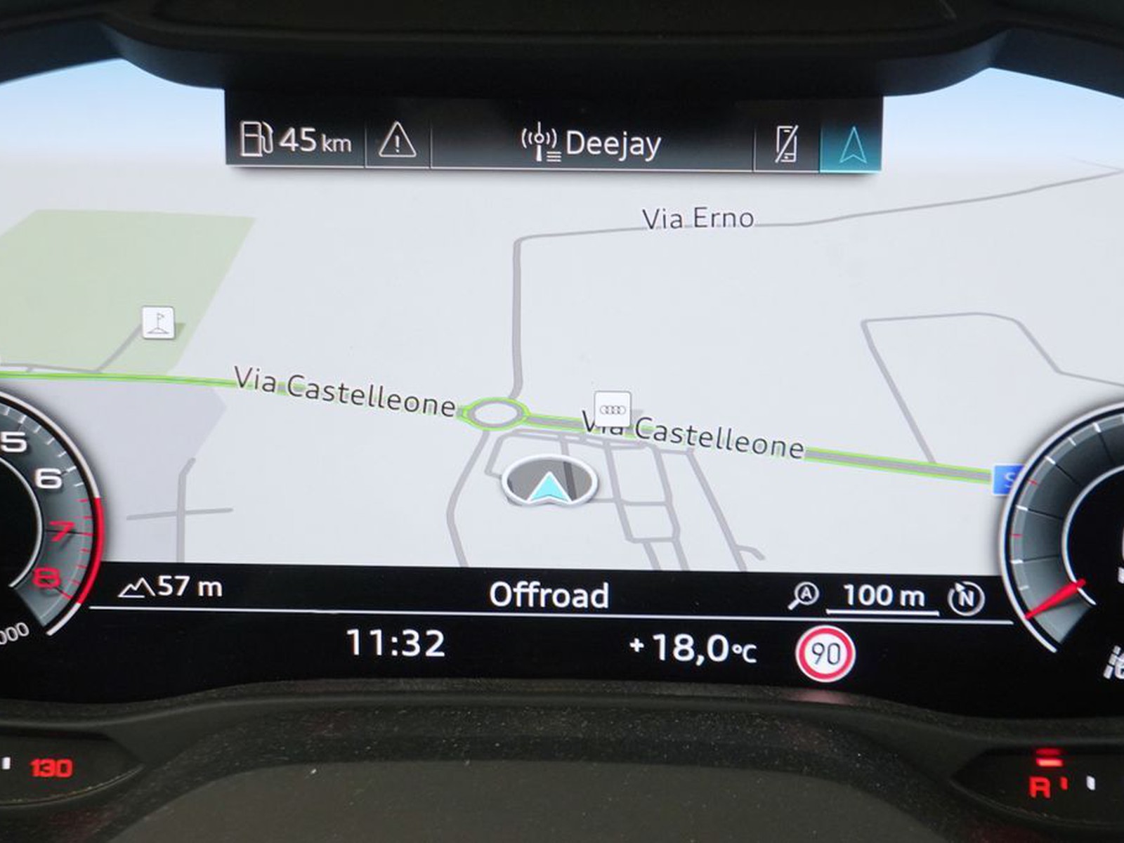 28 - Audi Q2 35 1.5 tfsi s line edition s tronic