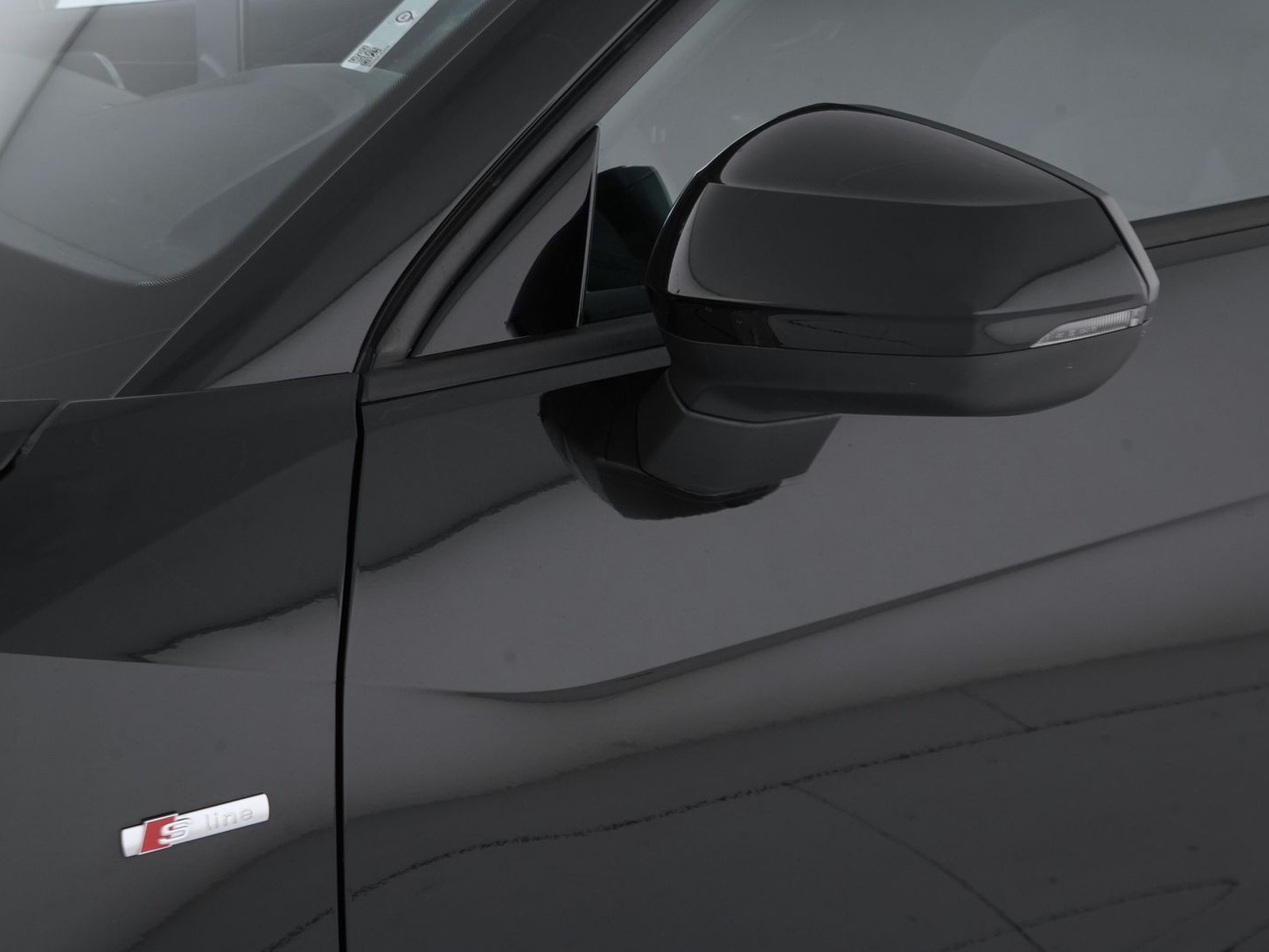 33 - Audi Q2 35 1.5 tfsi s line edition s tronic