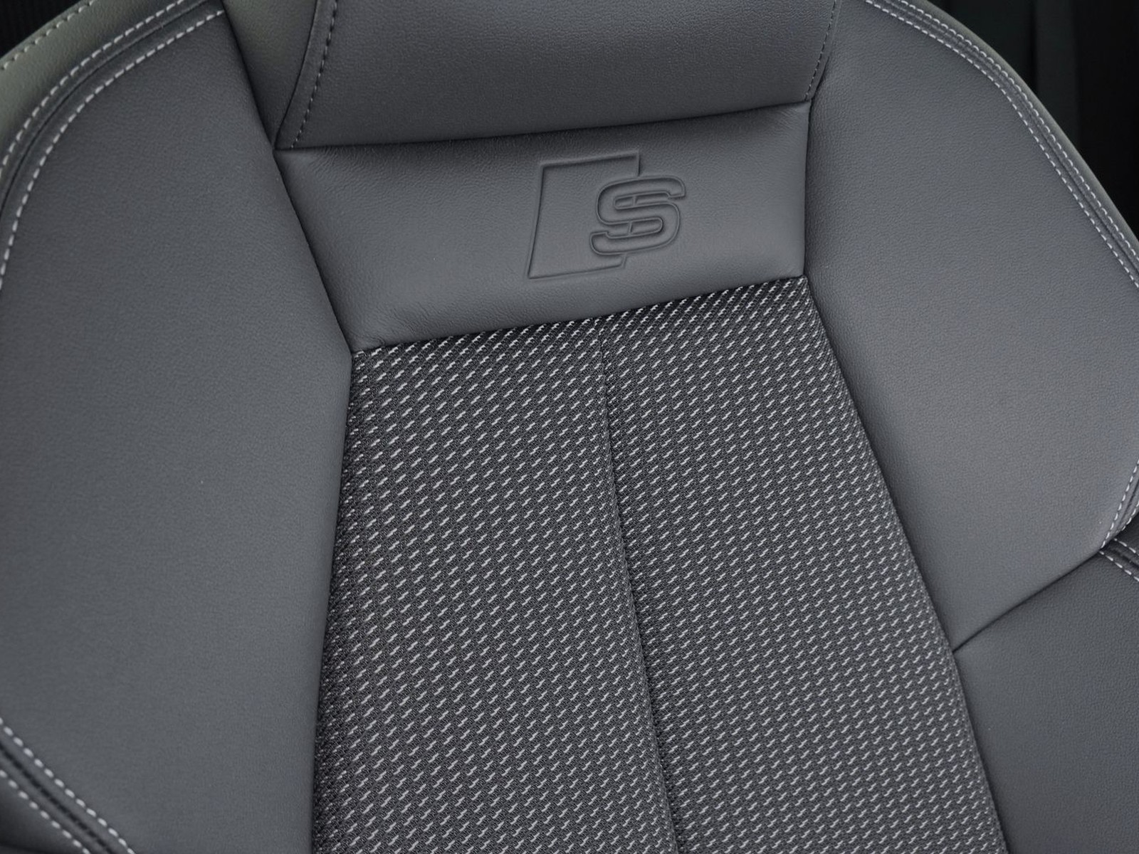 20 - Audi A3 sportback 2.0 tdi 150cv s line edition s tronic