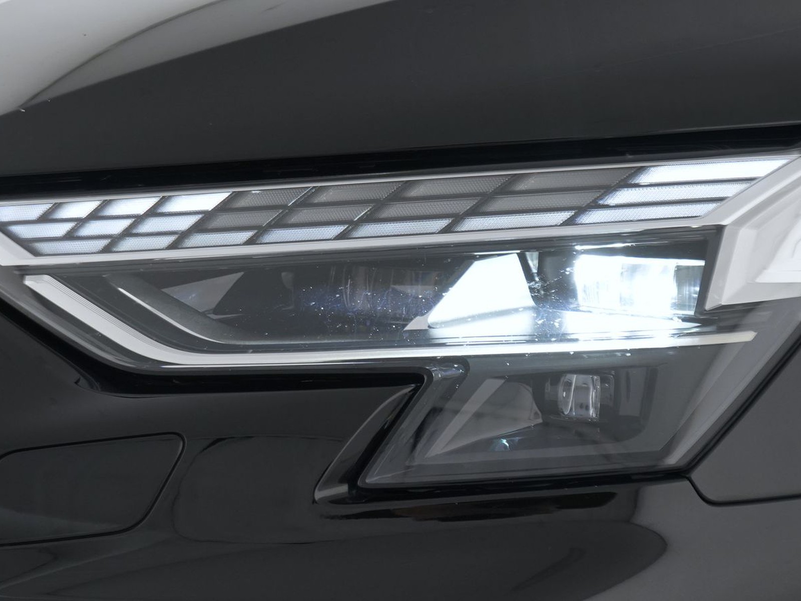 6 - Audi A3 sportback 2.0 tdi 150cv s line edition s tronic