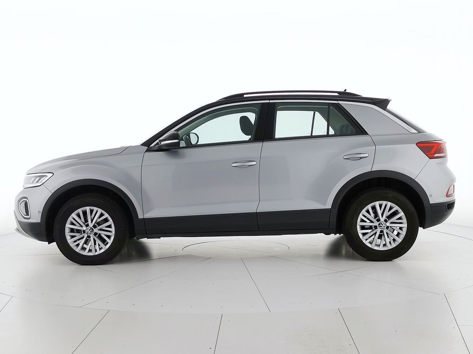 3 - Volkswagen T-Roc 1.5 tsi act life dsg