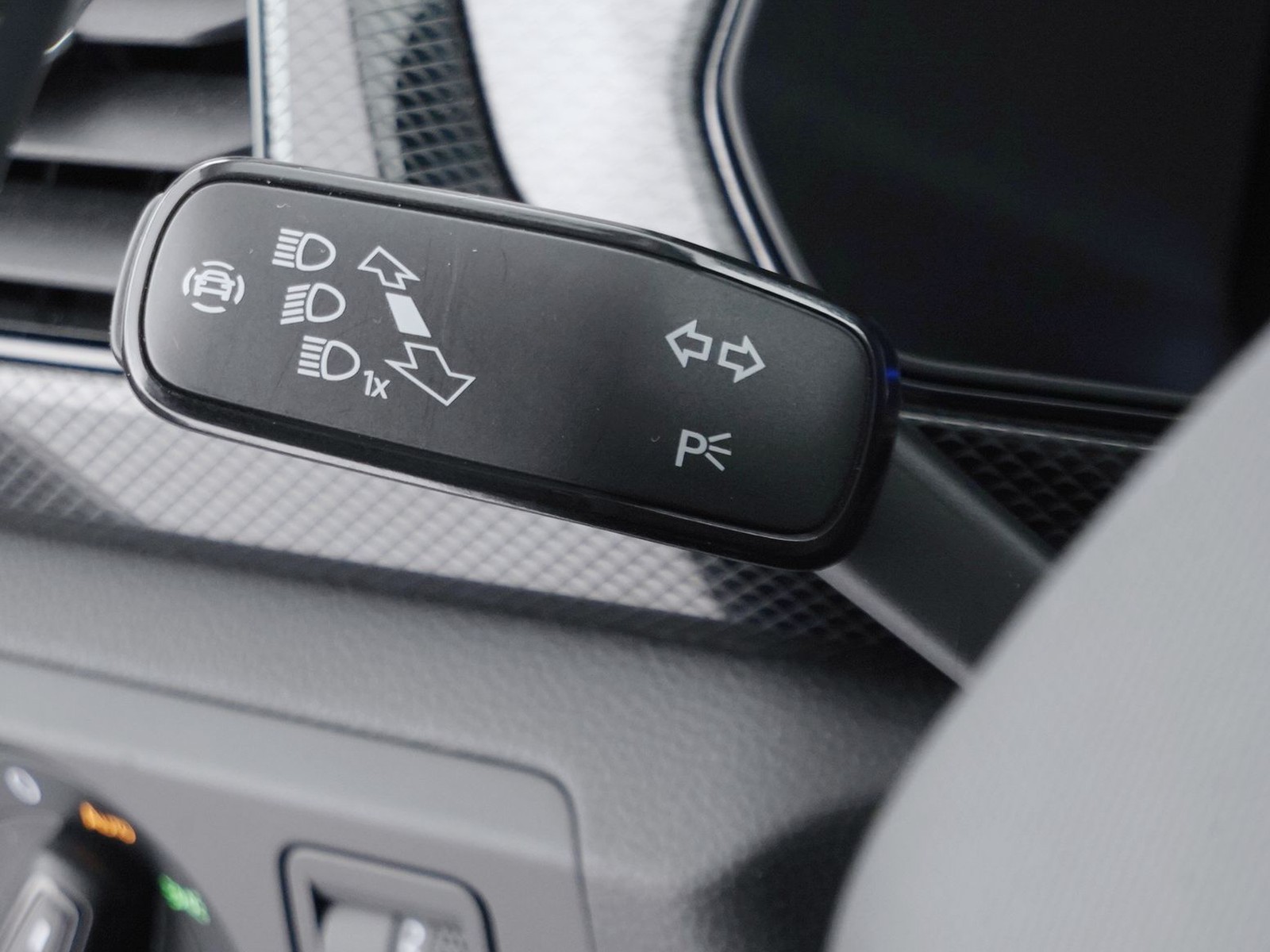 27 - Volkswagen T-Cross 1.0 tsi 95cv life