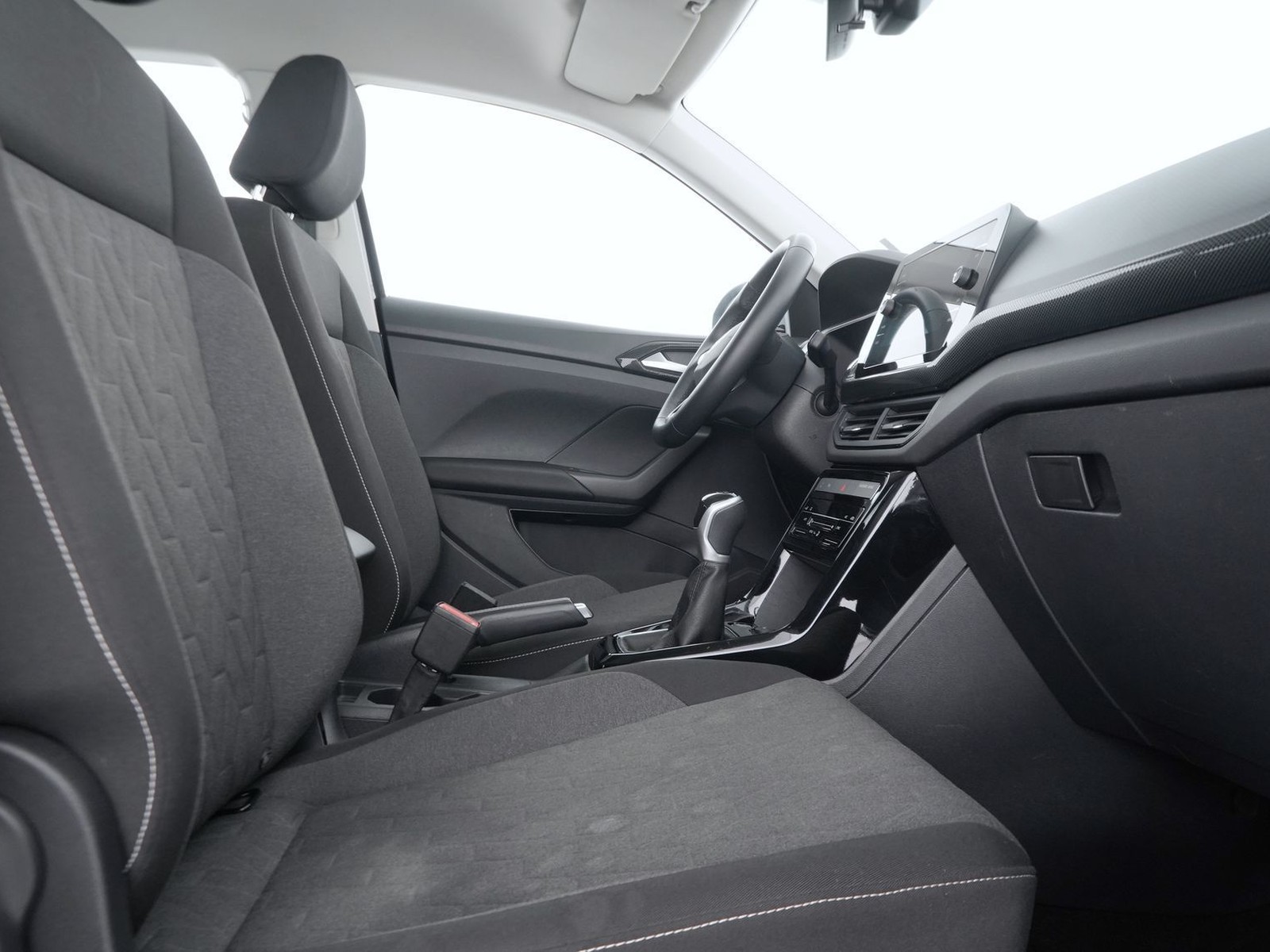 8 - Volkswagen T-Cross 1.0 tsi 95cv life