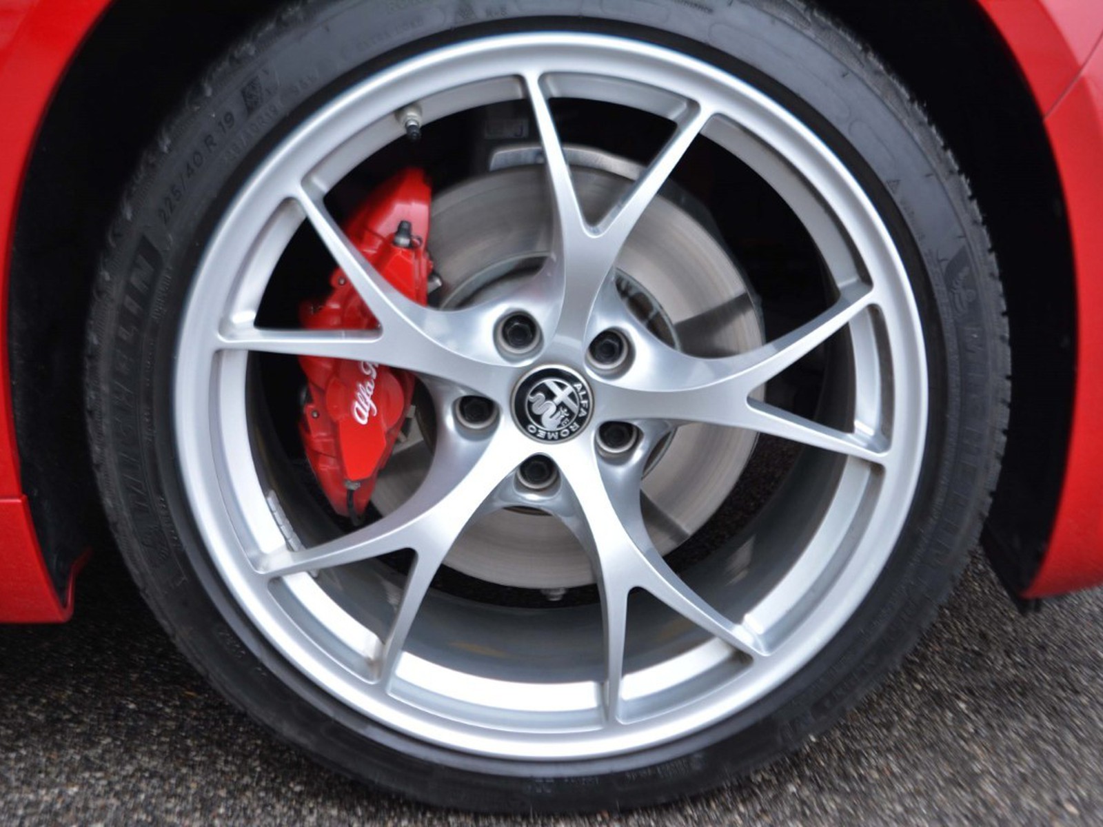 15 - Alfa Romeo Giulia 2.0 turbo 280cv competizione q4 at8