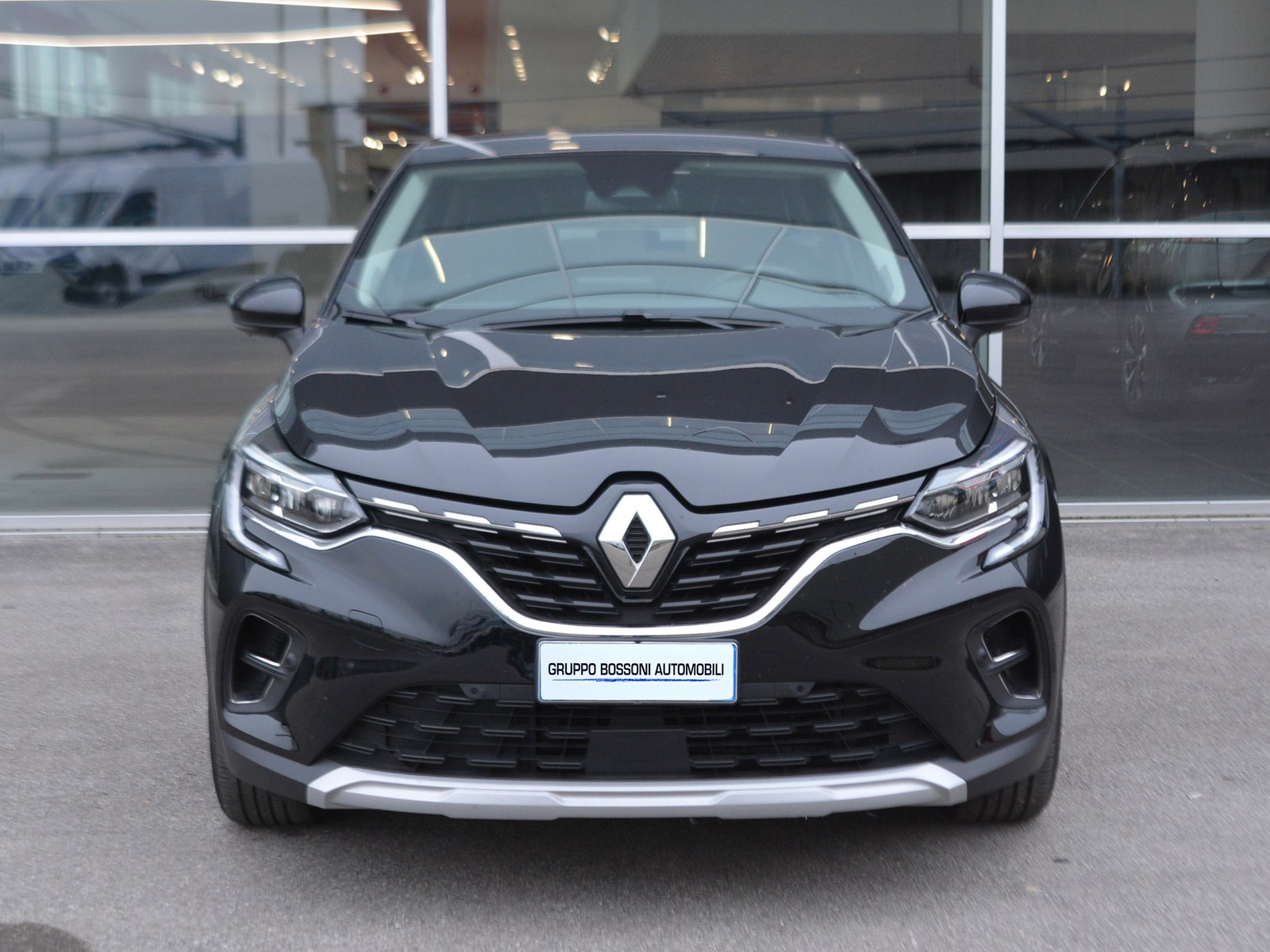 2 - Renault Captur 1.6 e-tech full hybrid techno auto 145cv