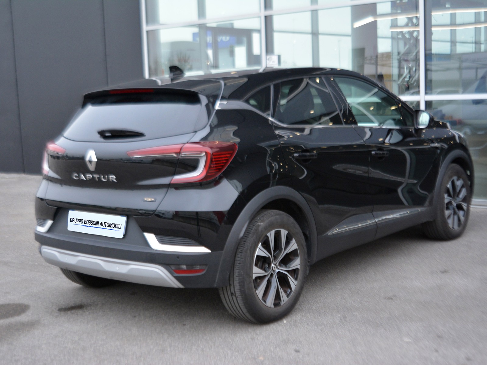 3 - Renault Captur 1.6 e-tech full hybrid techno auto 145cv