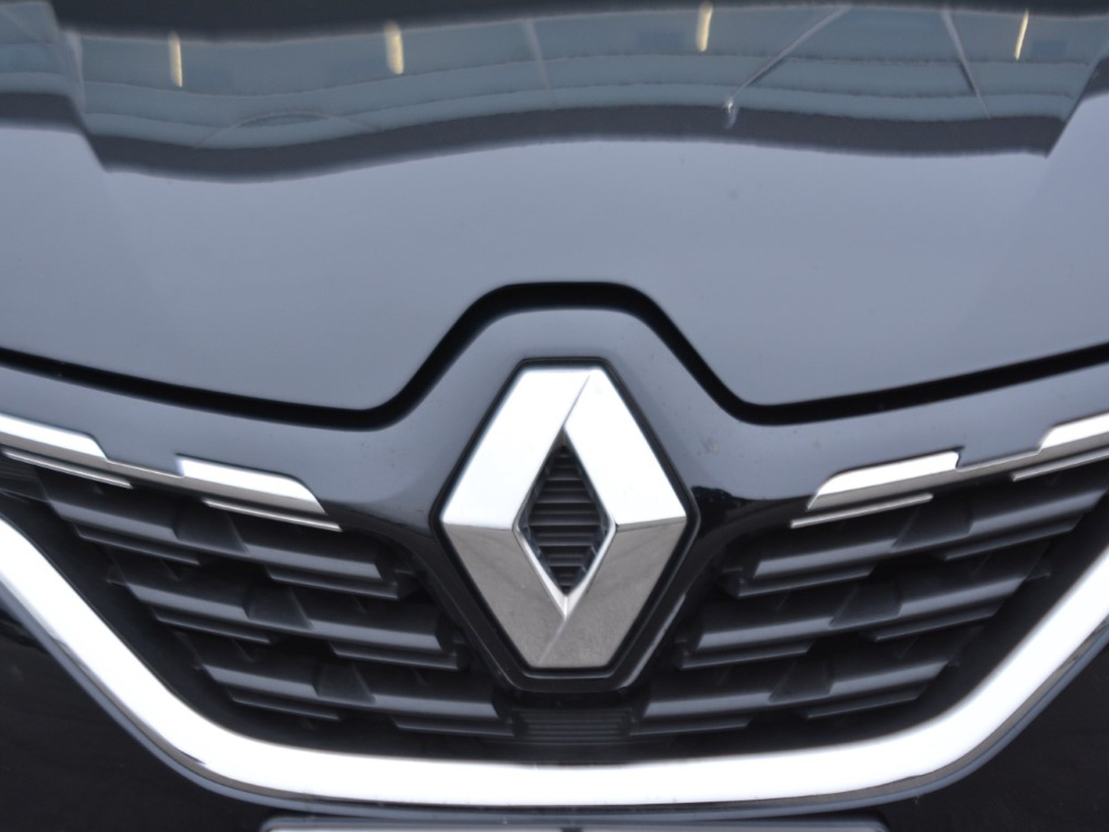 21 - Renault Captur 1.6 e-tech full hybrid techno auto 145cv