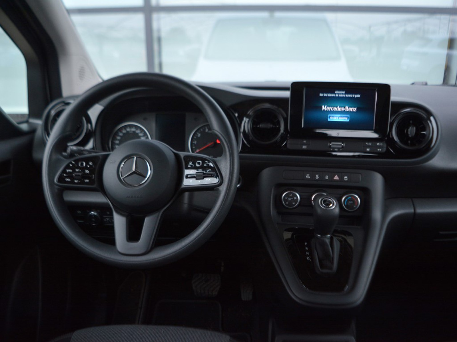 9 - Mercedes Classe T long 180 executive