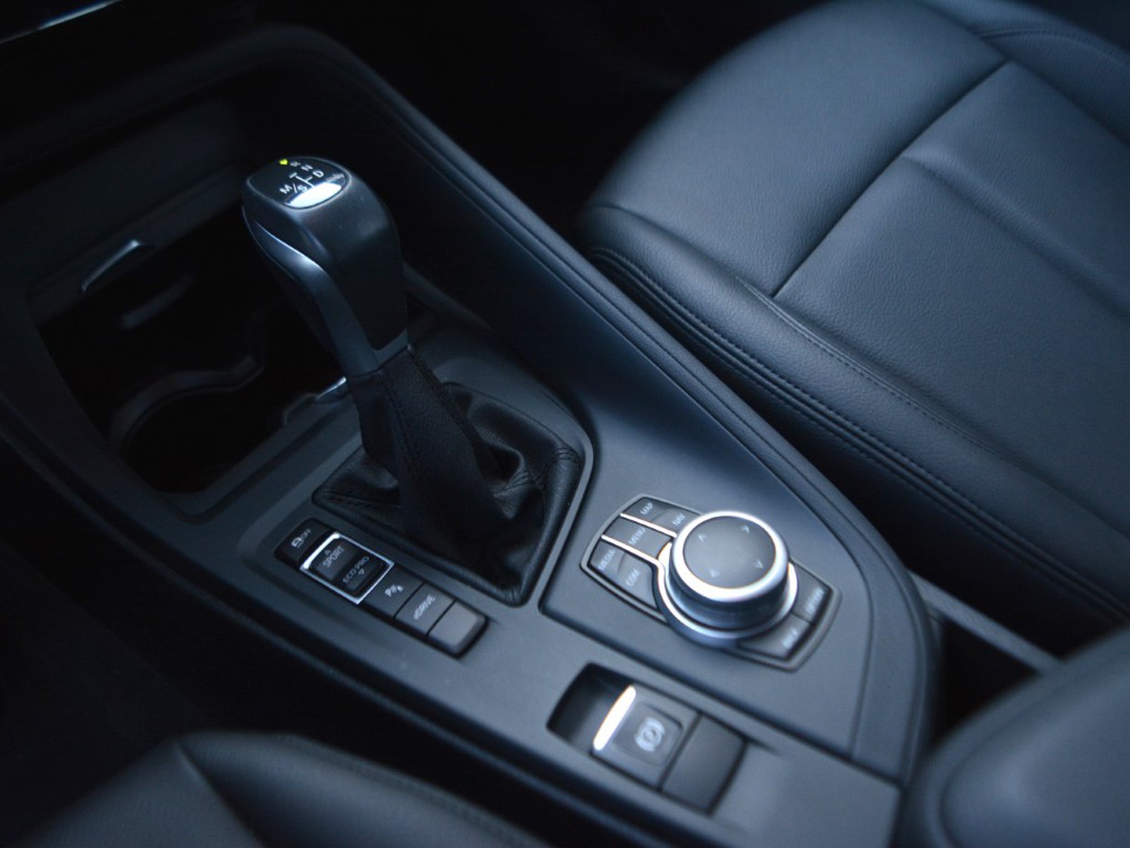 12 - BMW X1 25e xdrive business advantage steptronic