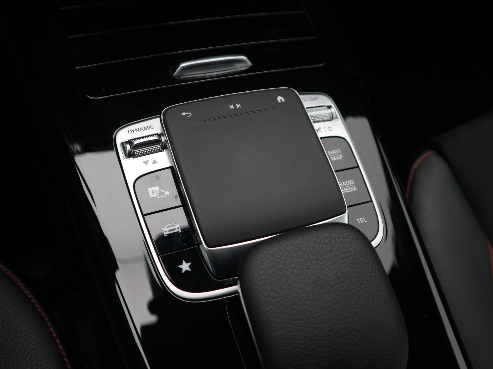 14 - Mercedes Classe A 200 premium 7g-dct