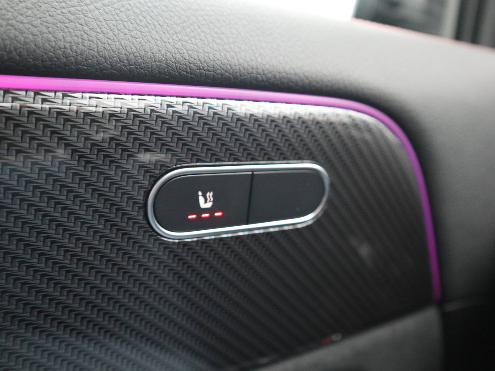 15 - Mercedes GLA 180 d amg line advanced plus 8g-dct