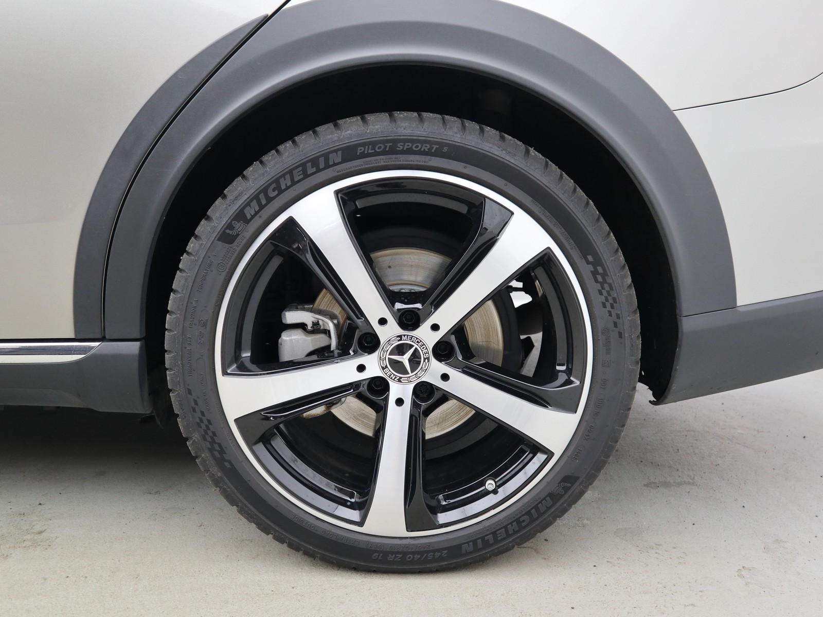 4 - Mercedes Classe C station wagon all-terrain 220 d mild hybrid premium 4matic 9g-tronic