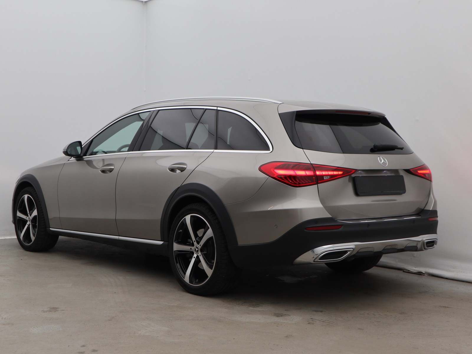 5 - Mercedes Classe C station wagon all-terrain 220 d mild hybrid premium 4matic 9g-tronic