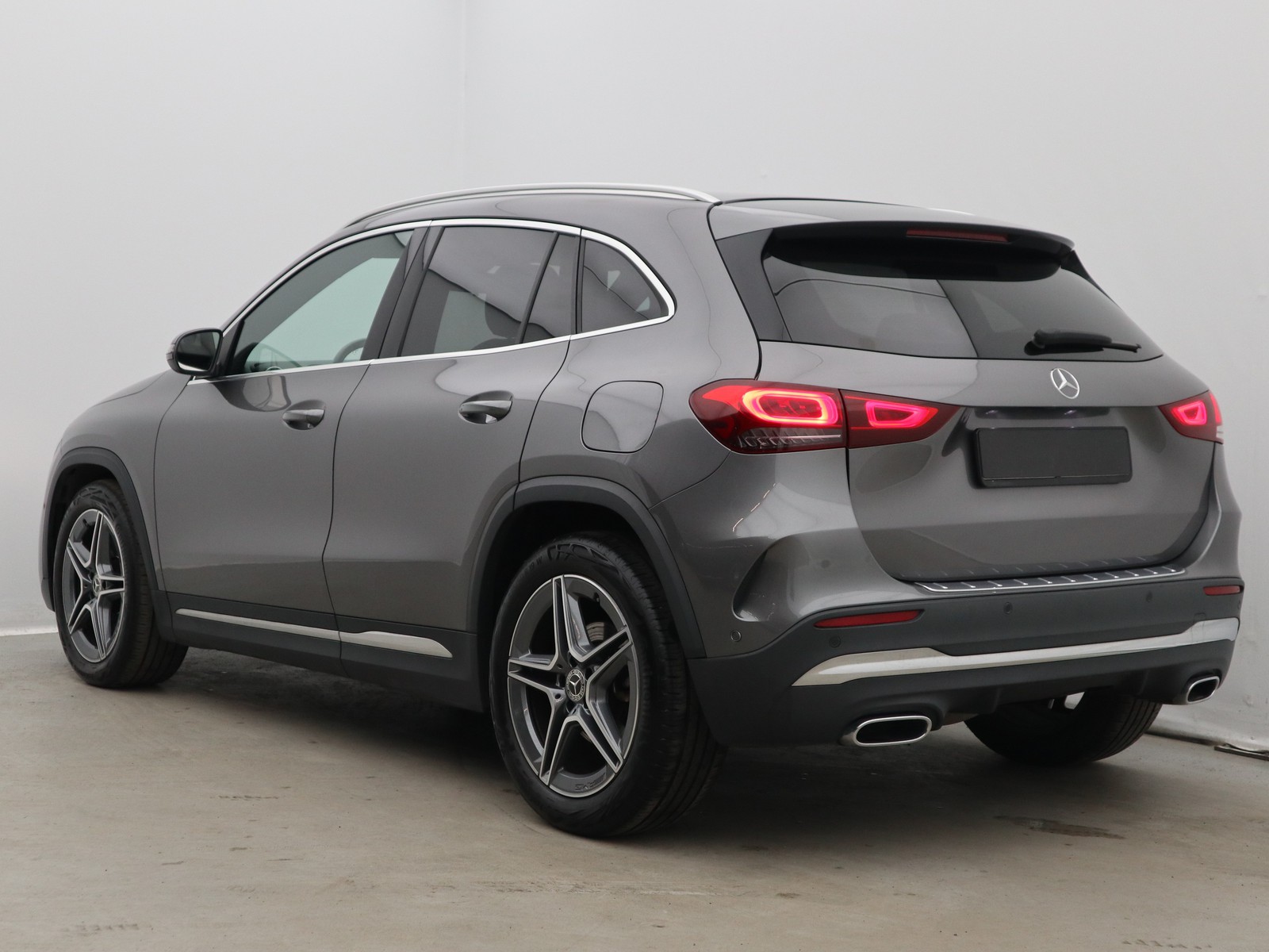 5 - Mercedes GLA 200 d premium 8g-dct