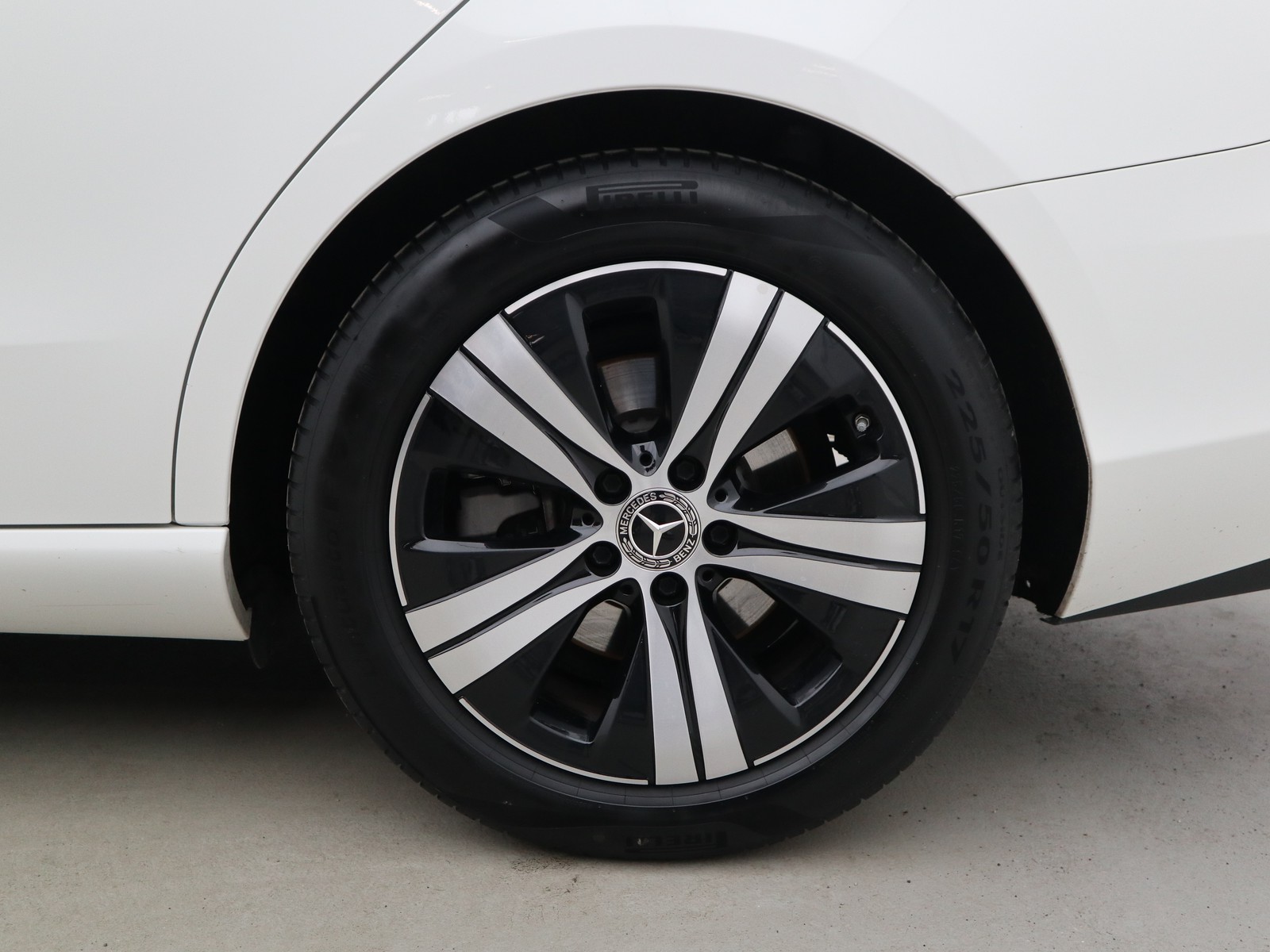 4 - Mercedes Classe C station wagon 200 d mild hybrid sport plus 9g-tronic