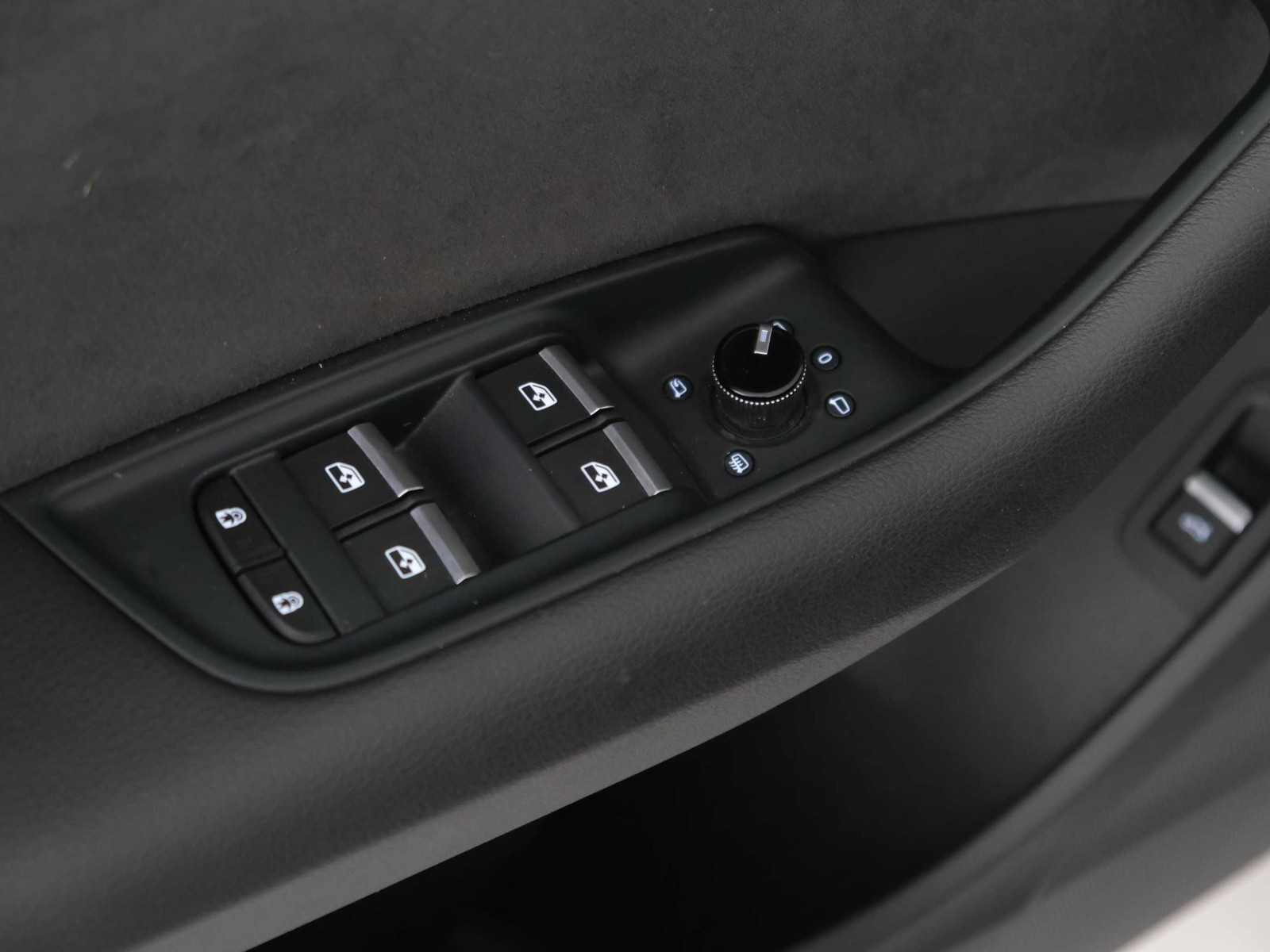 23 - Audi Q8 3.0 v6 tdi mhev 286cv s line edition quattro