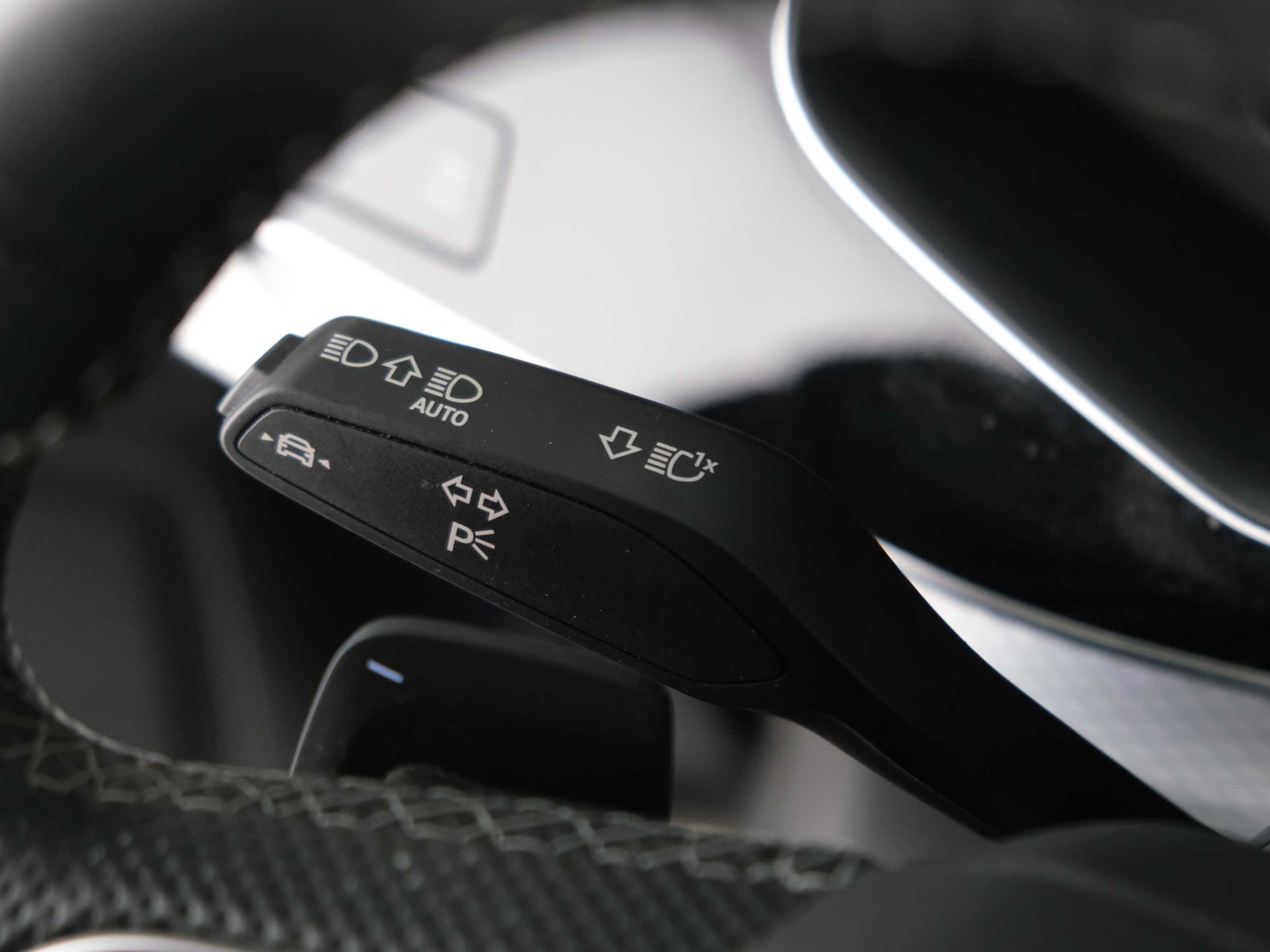 27 - Audi Q8 3.0 v6 tdi mhev 286cv s line edition quattro