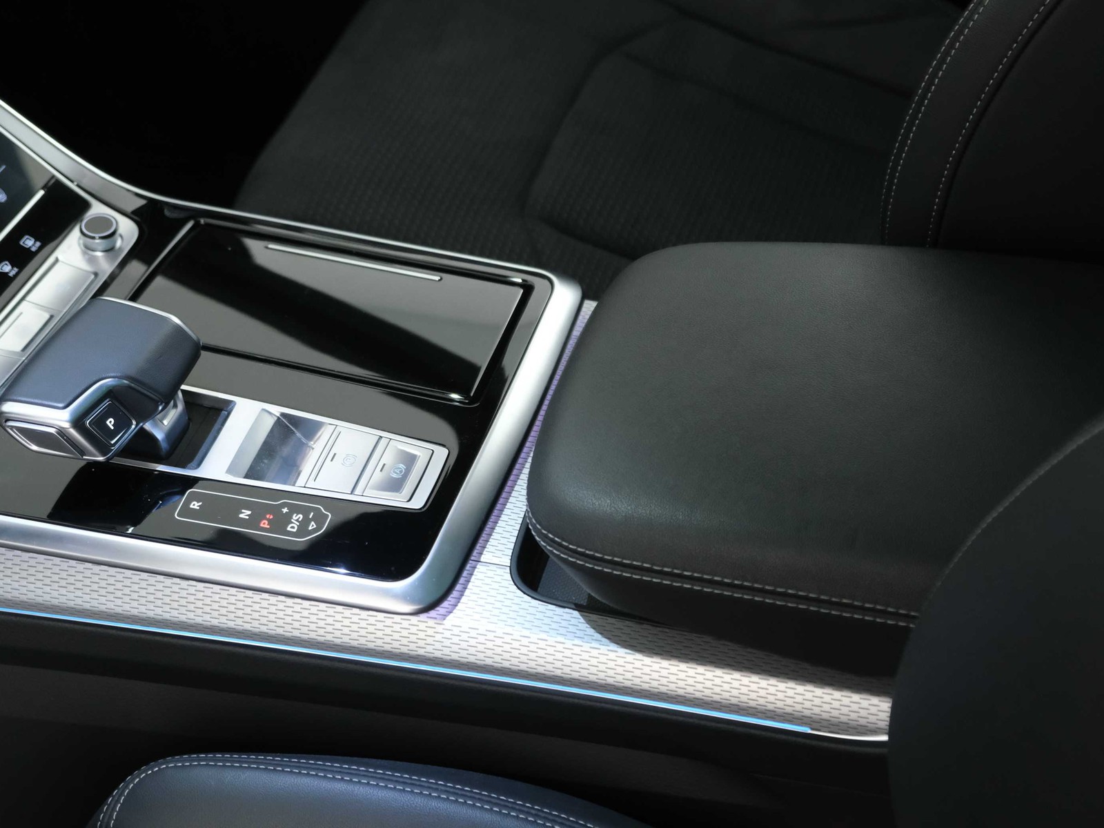 28 - Audi Q8 3.0 v6 tdi mhev 286cv s line edition quattro