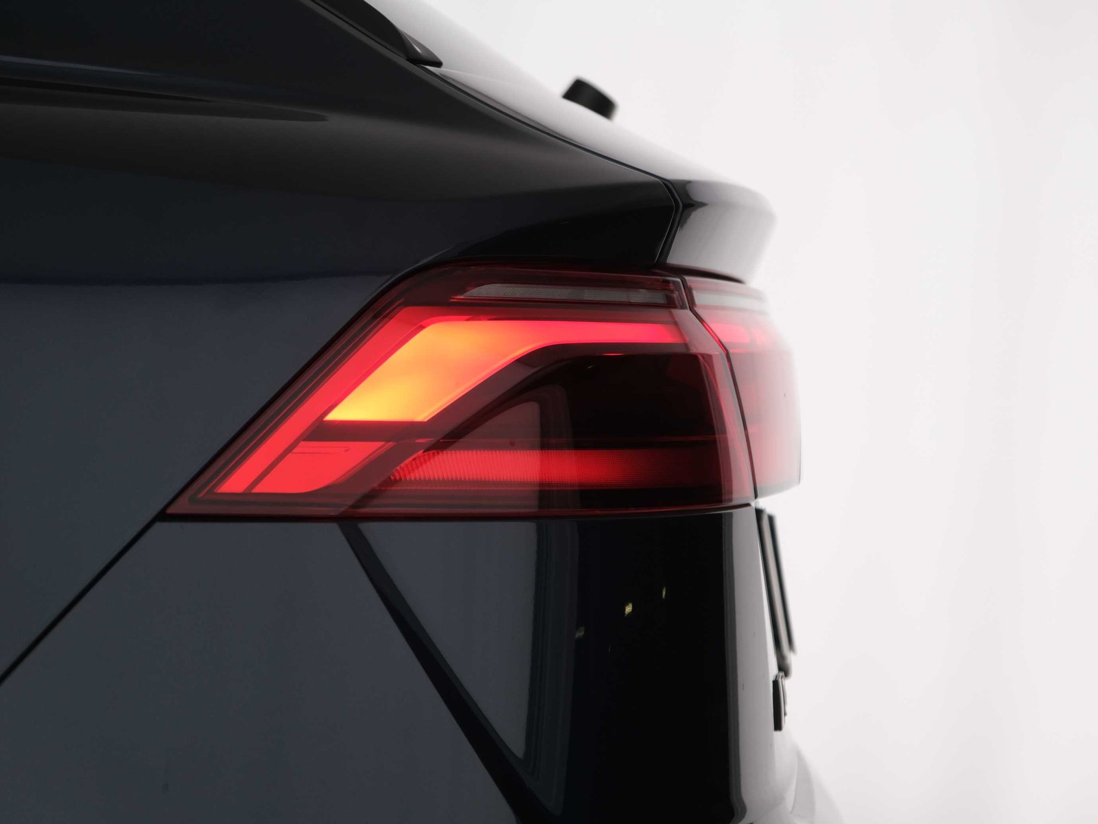 50 - Audi Q8 3.0 v6 tdi mhev 286cv s line edition quattro