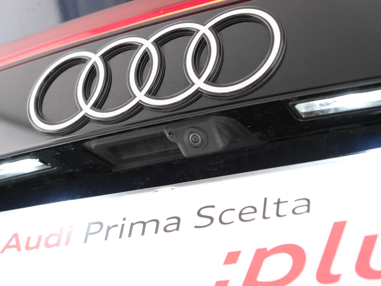 8 - Audi Q8 3.0 v6 tdi mhev 286cv s line edition quattro