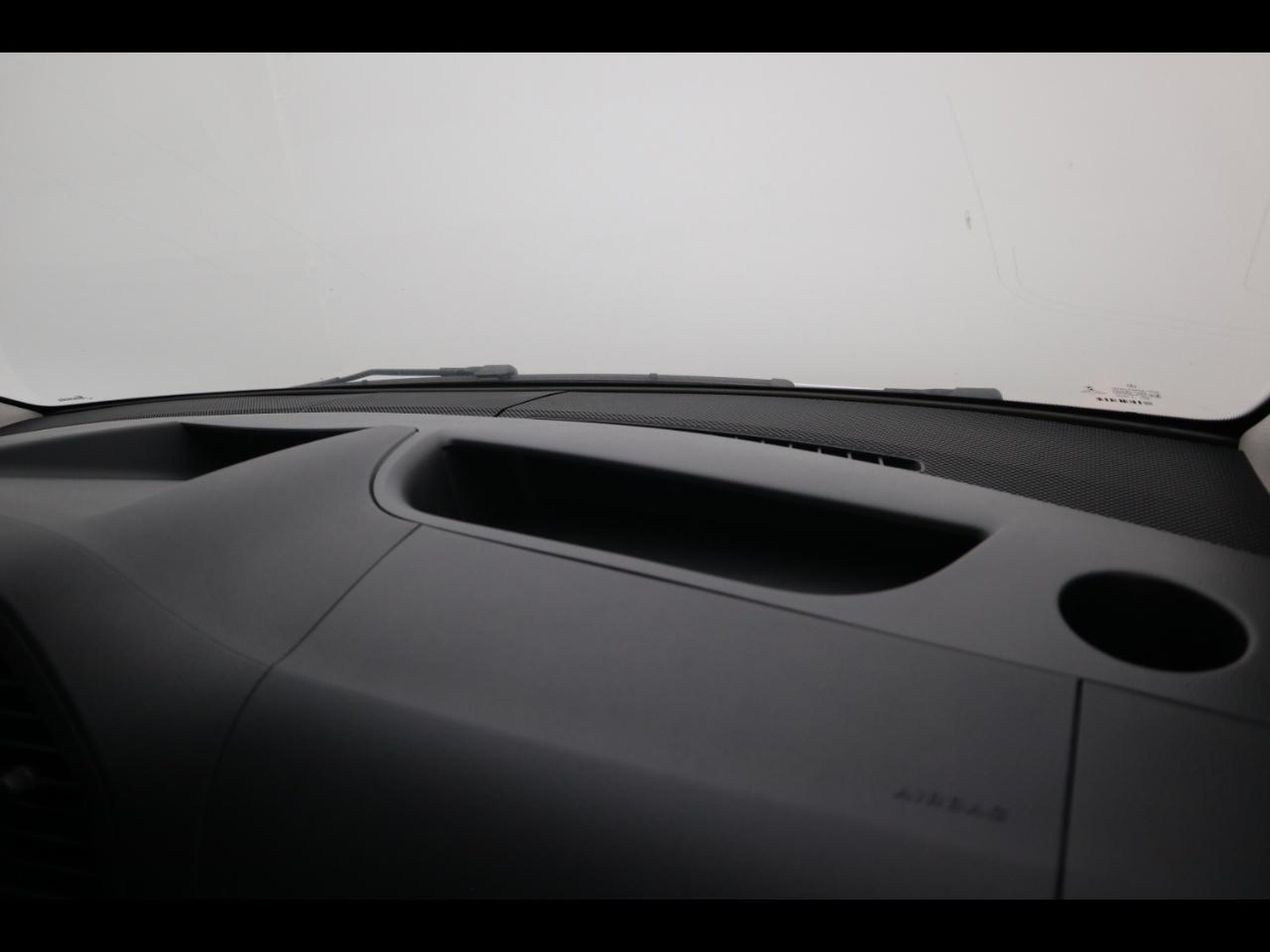 15 - Mercedes Vans Vito efurgone long 35kwh