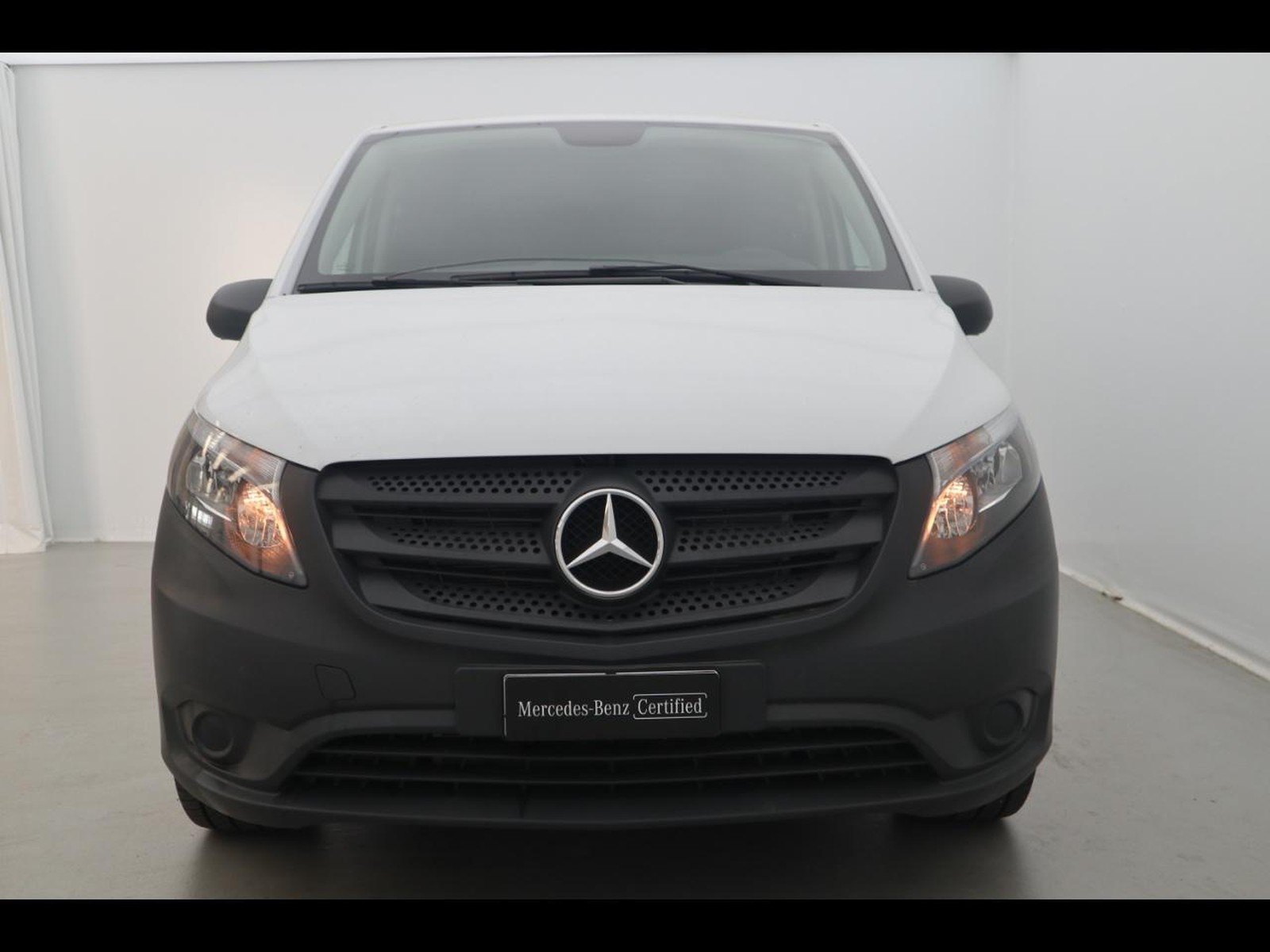 2 - Mercedes Vans Vito efurgone long 35kwh