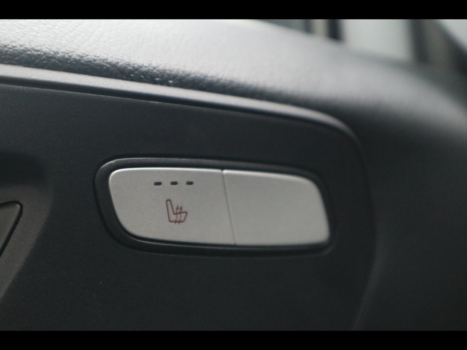 15 - Mercedes Vans Vito efurgone long 35kwh