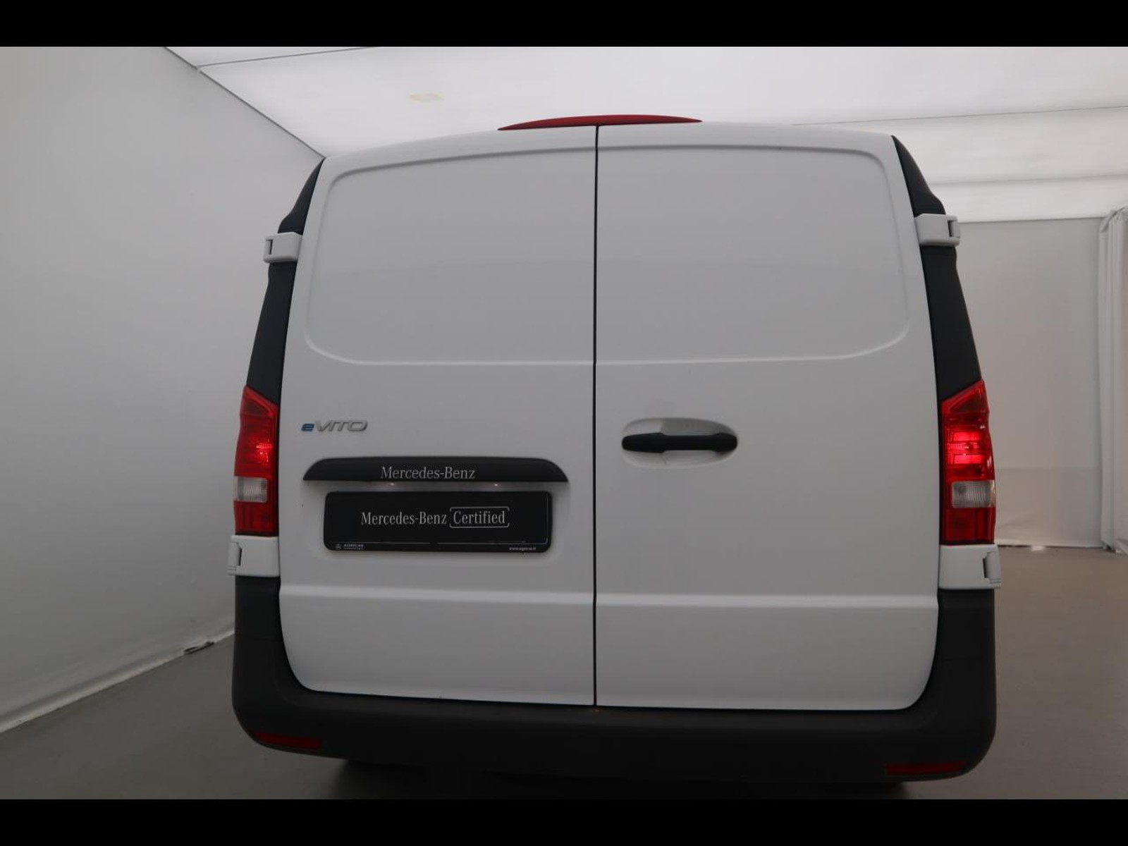 5 - Mercedes Vans Vito efurgone long 35kwh