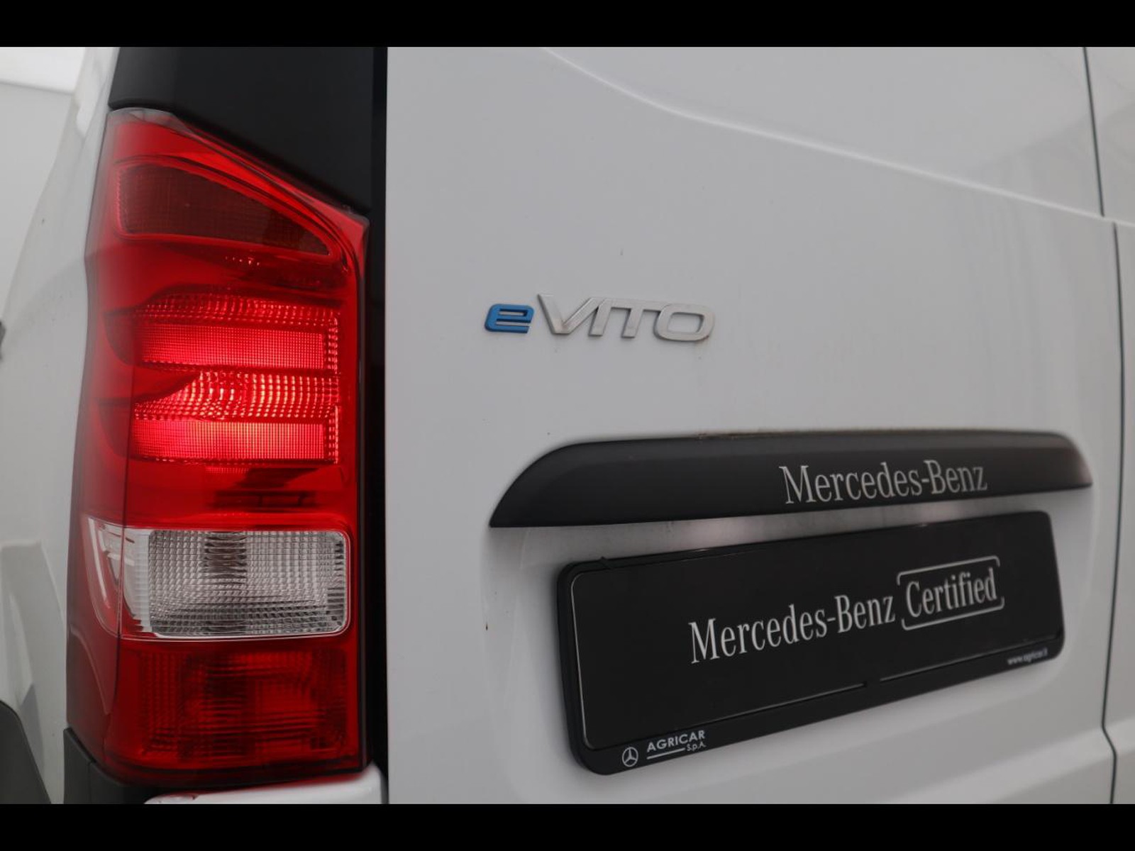 6 - Mercedes Vans Vito efurgone long 35kwh