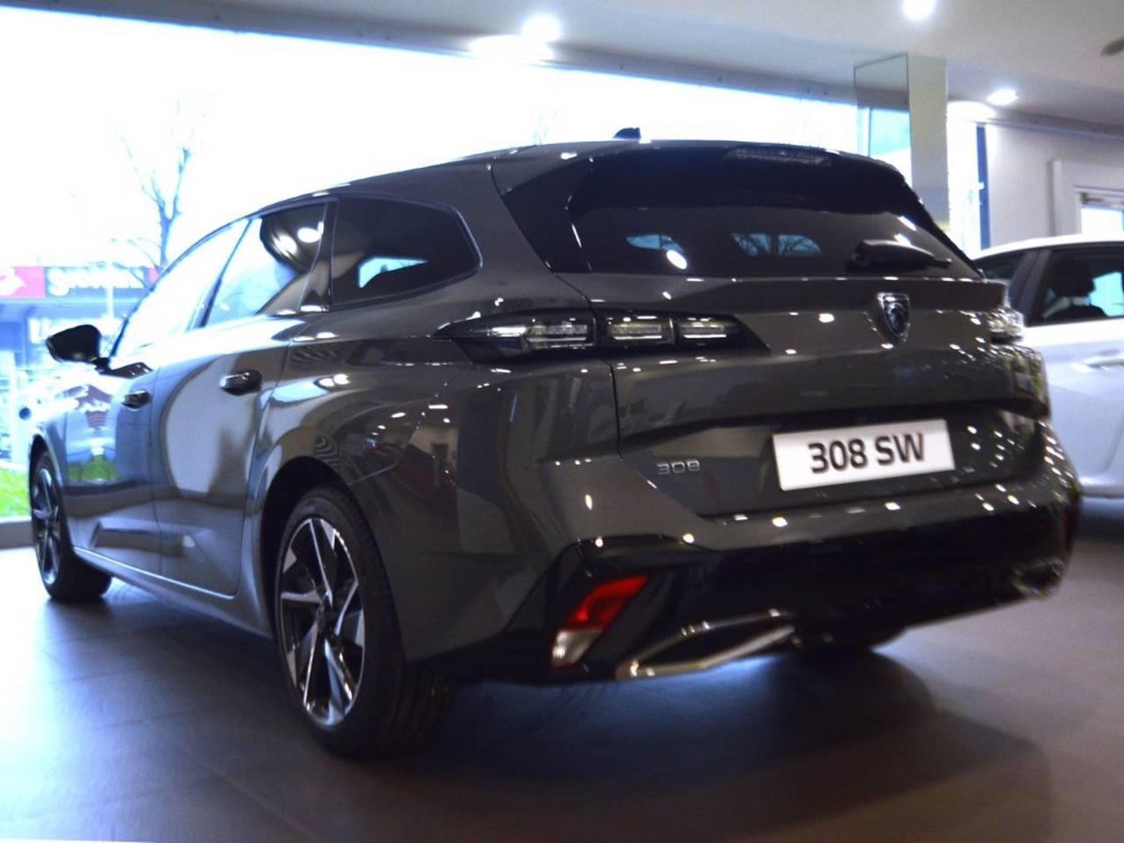 3 - Peugeot 308 sw 1.5 bluehdi allure eat8 s&s