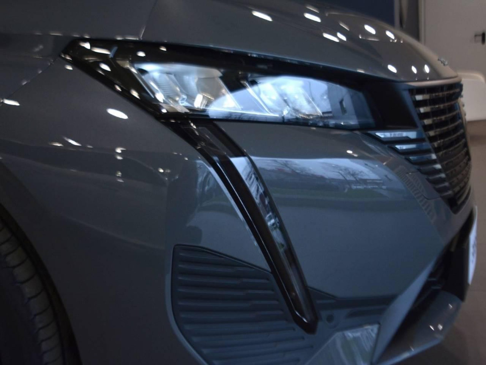 23 - Peugeot 308 sw 1.5 bluehdi allure eat8 s&s