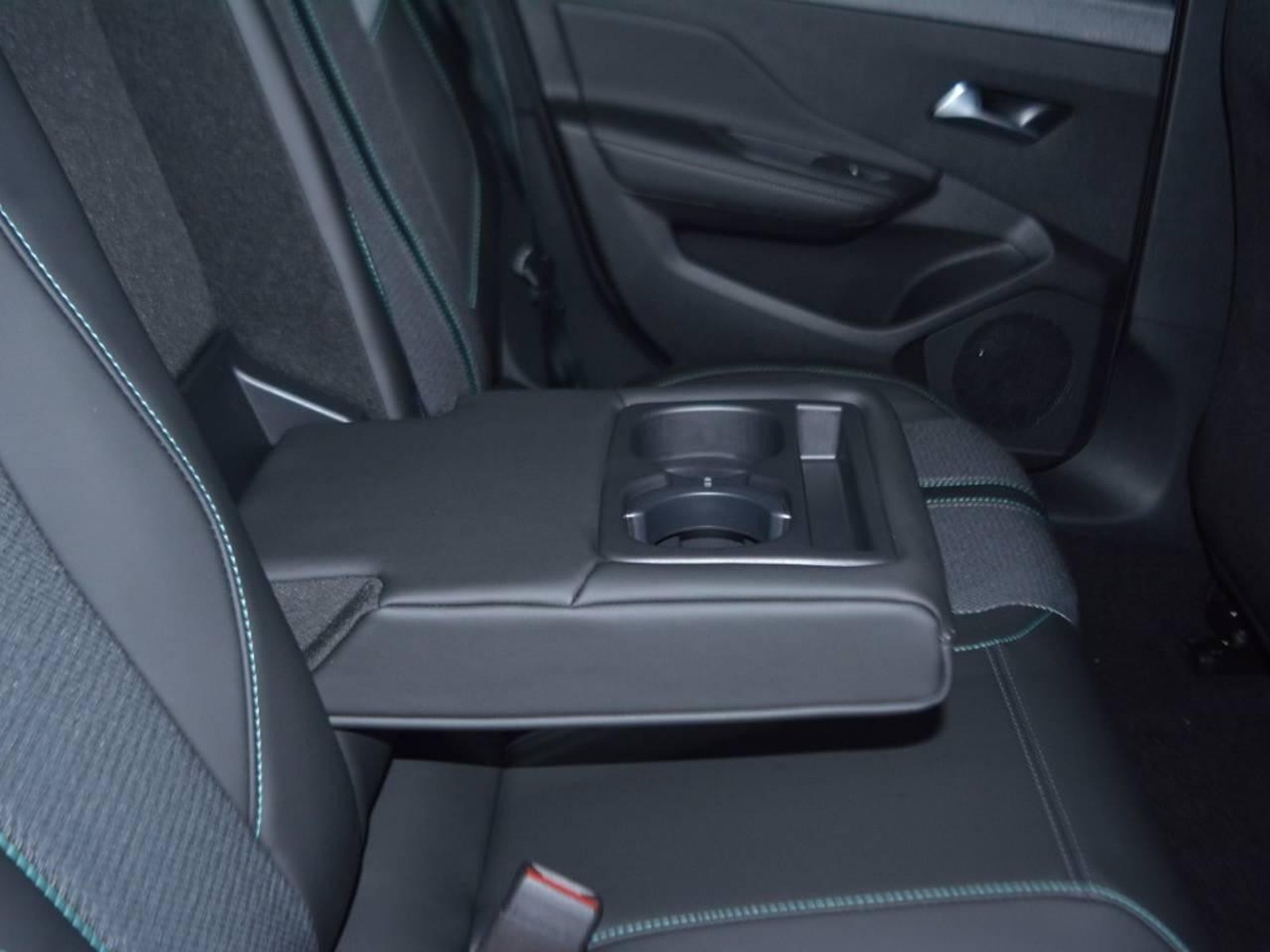 6 - Peugeot 308 sw 1.5 bluehdi allure eat8 s&s