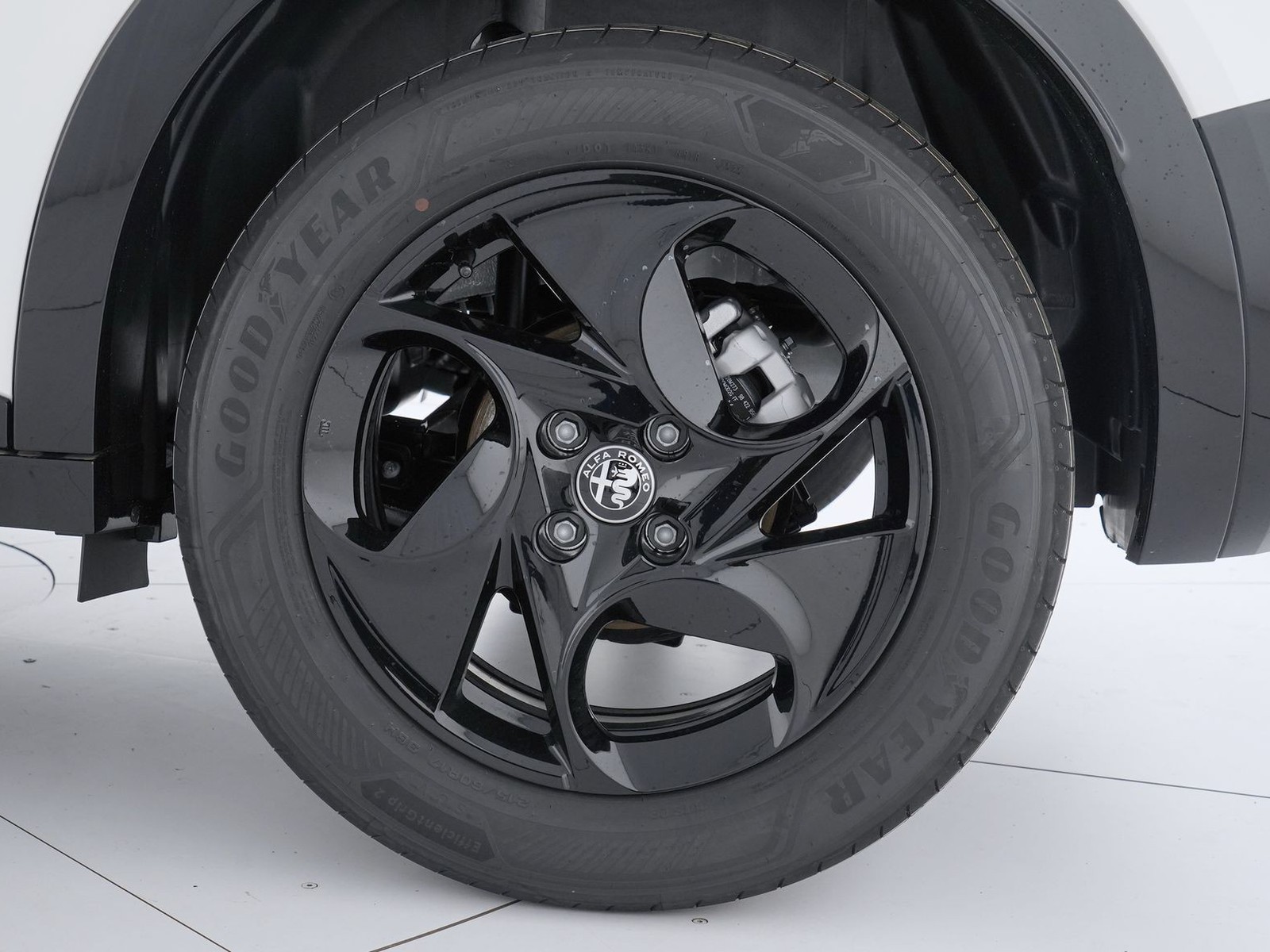 12 - Alfa Romeo Junior 1.2 hybrid 145cv ibrida edct6