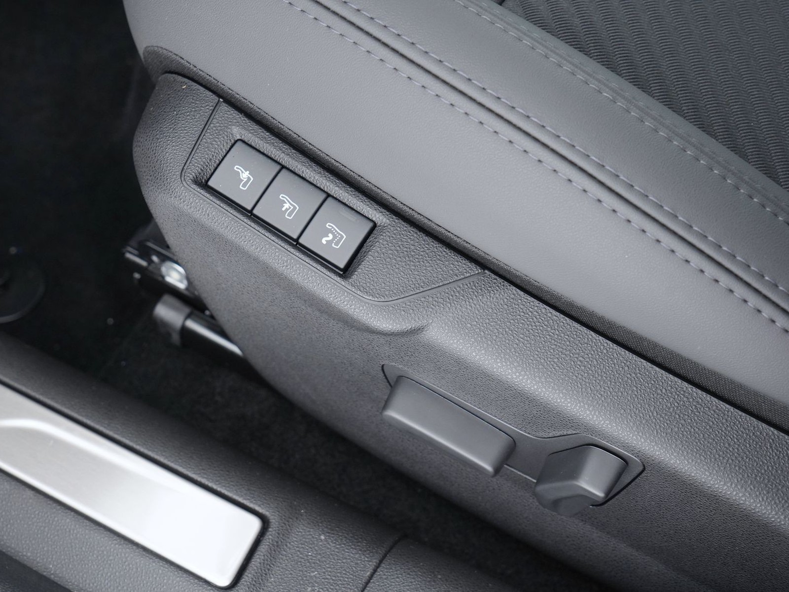 23 - Alfa Romeo Junior 1.2 hybrid 145cv ibrida edct6