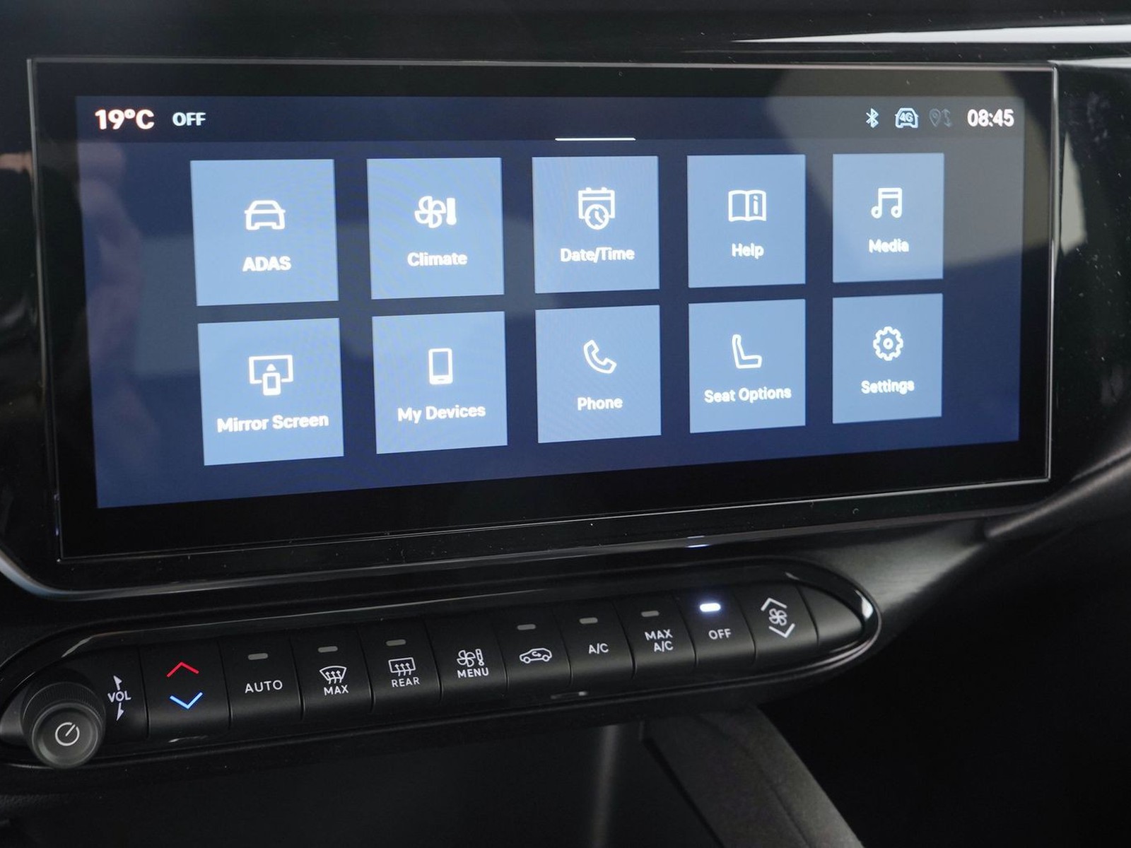 27 - Alfa Romeo Junior 1.2 hybrid 145cv ibrida edct6