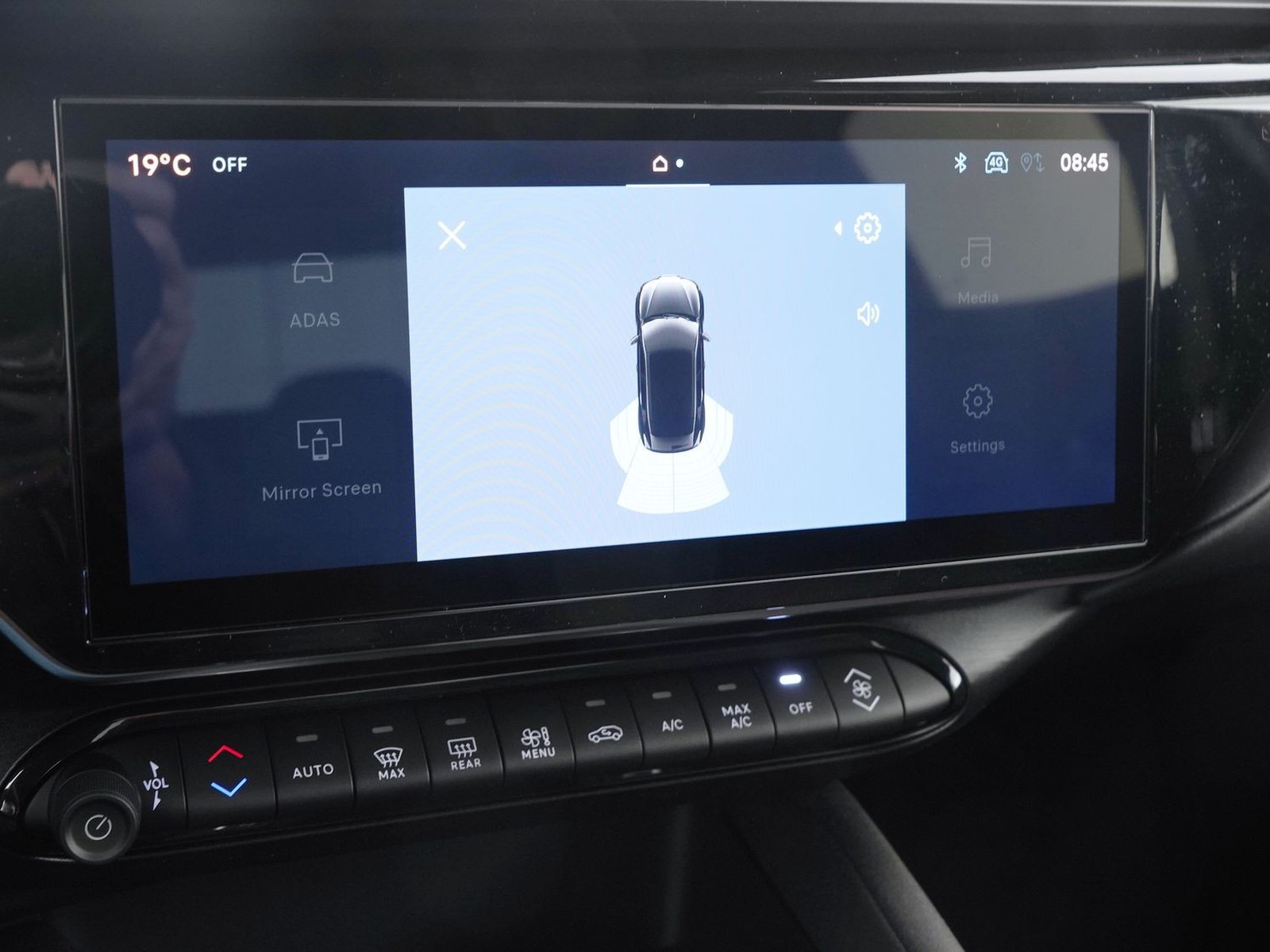 28 - Alfa Romeo Junior 1.2 hybrid 145cv ibrida edct6