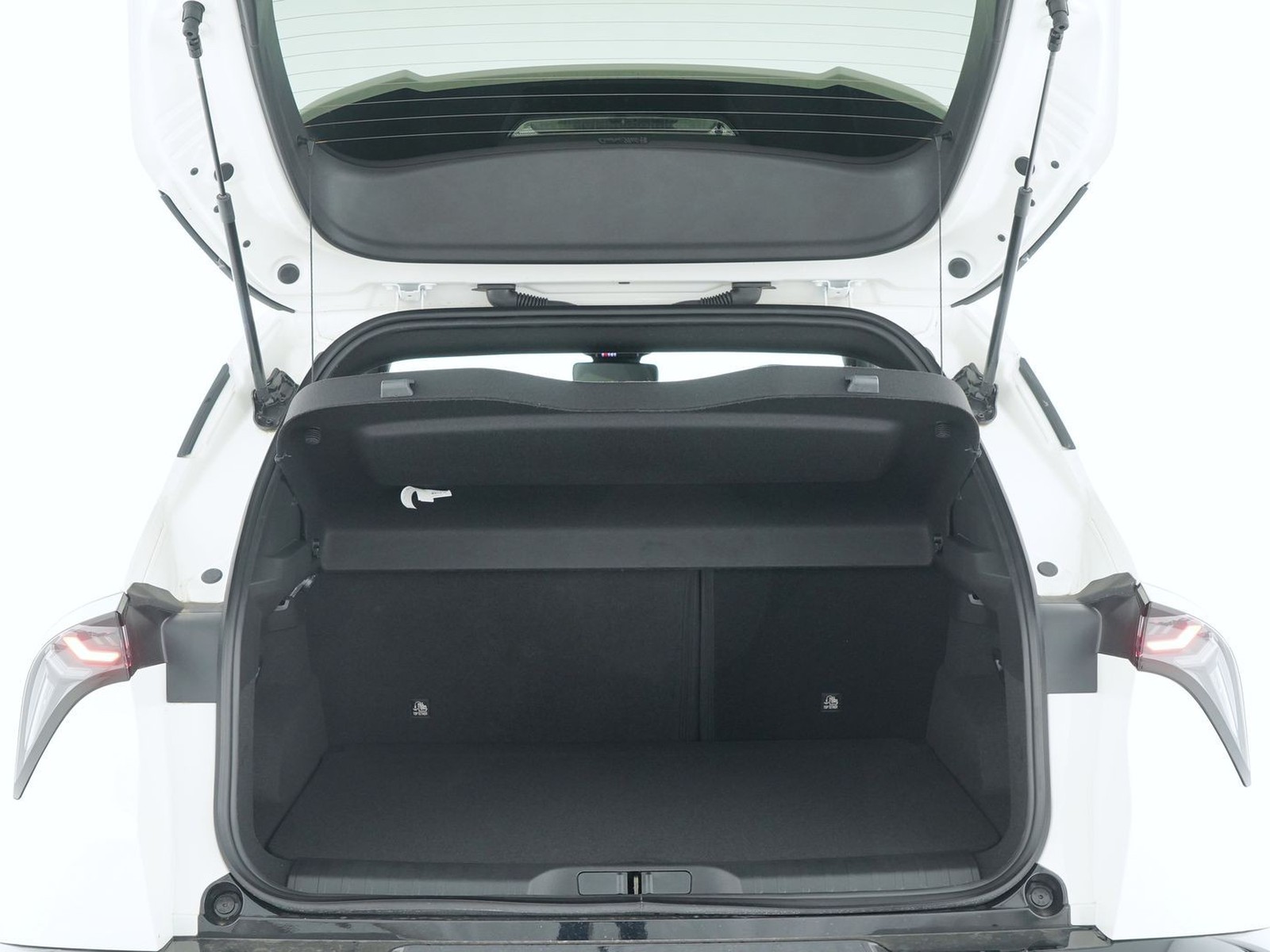 10 - Alfa Romeo Junior 1.2 hybrid 145cv ibrida edct6