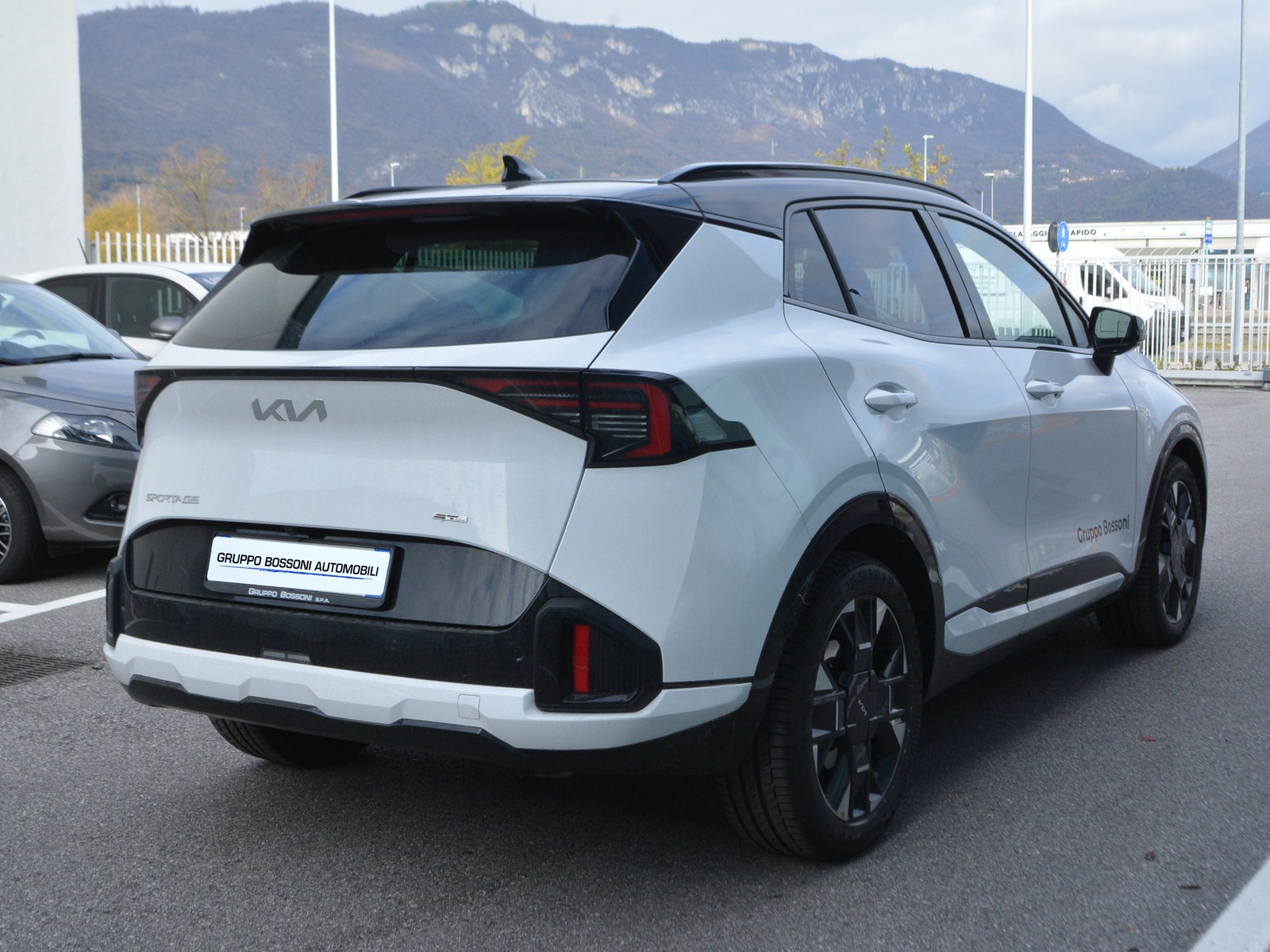 3 - Kia Sportage 1.6 crdi mhev gt-line sunroof pack dct7