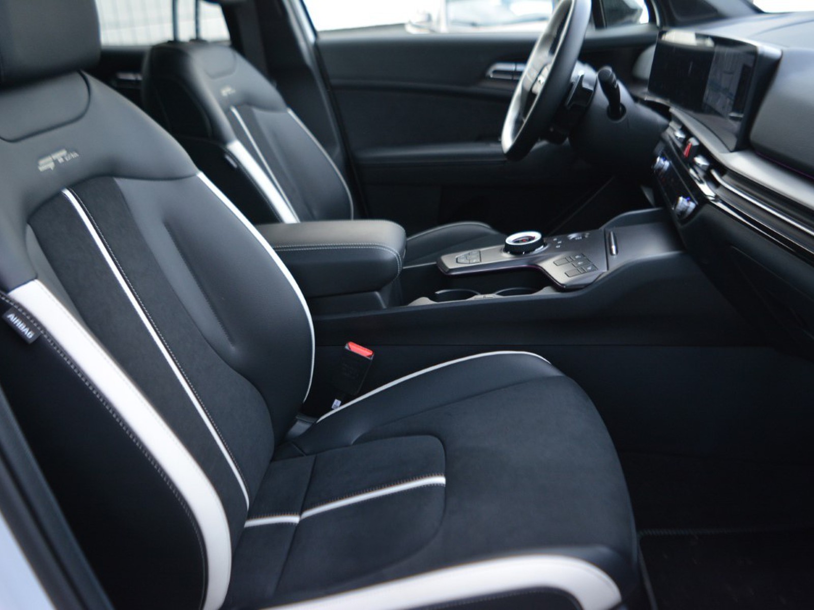 5 - Kia Sportage 1.6 crdi mhev gt-line sunroof pack dct7